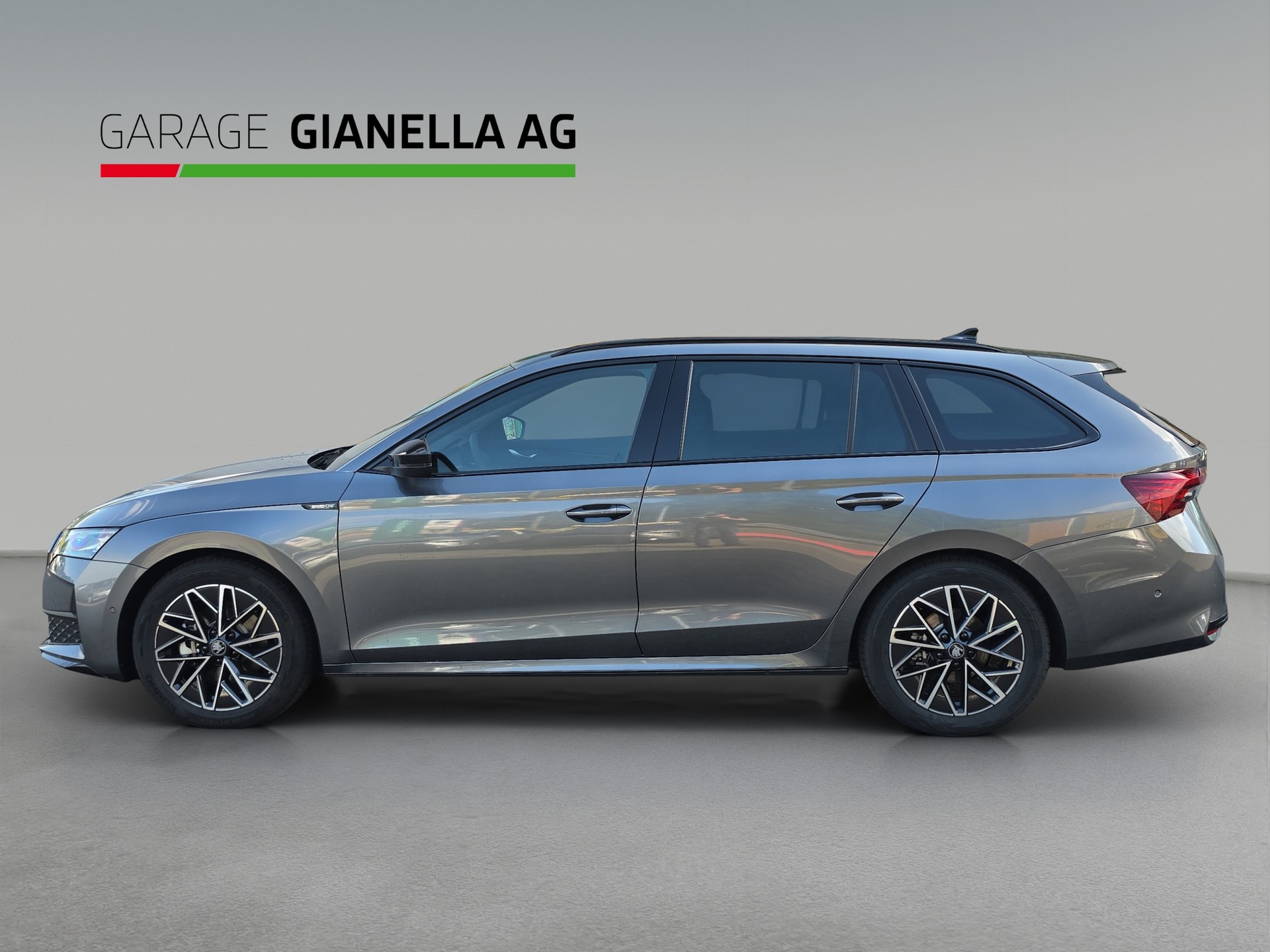 SKODA Octavia Combi 2.0 TSI DSG Dynamic 4x4-showroom-element-1