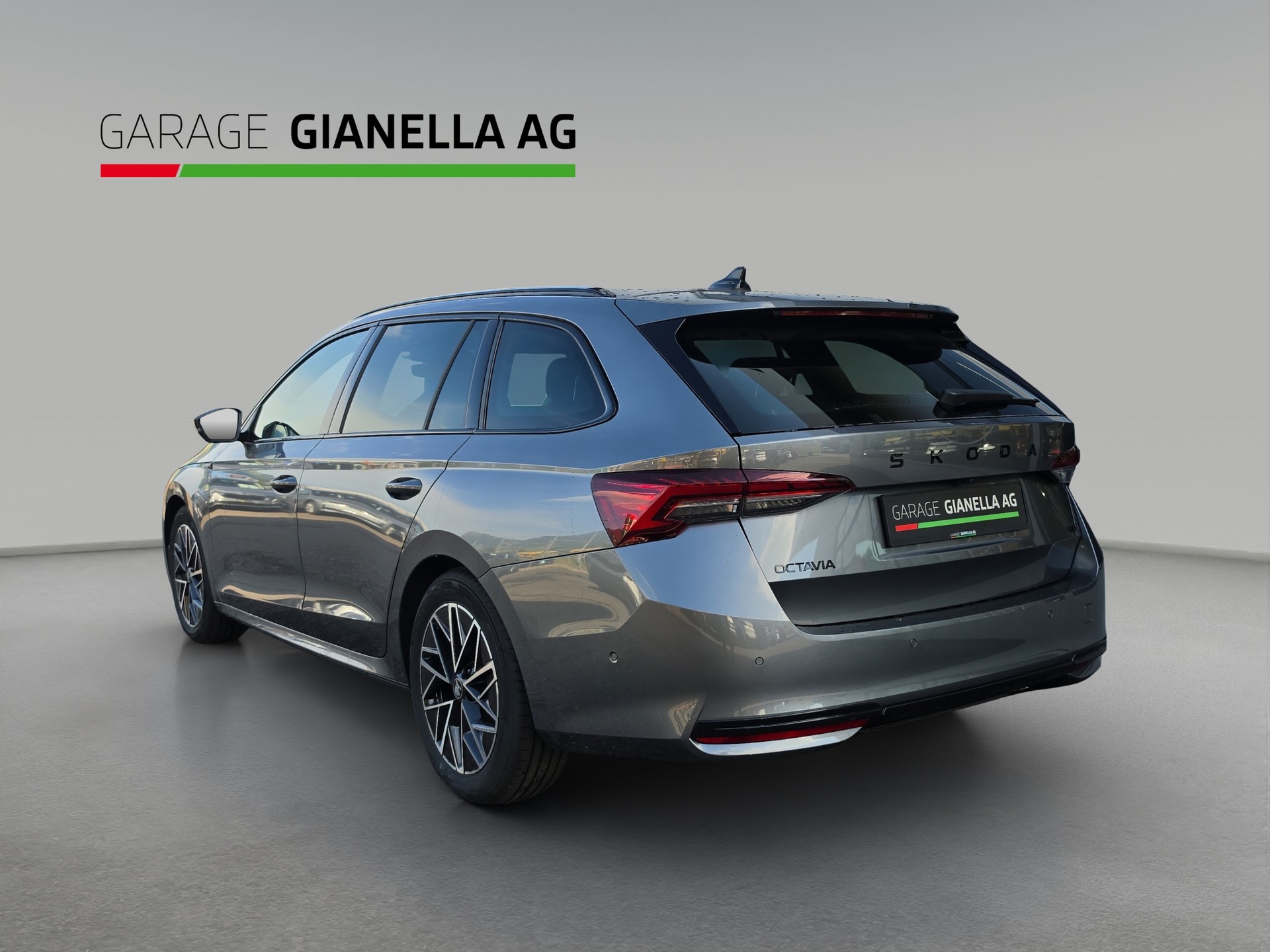 SKODA Octavia Combi 2.0 TSI DSG Dynamic 4x4-showroom-element-2