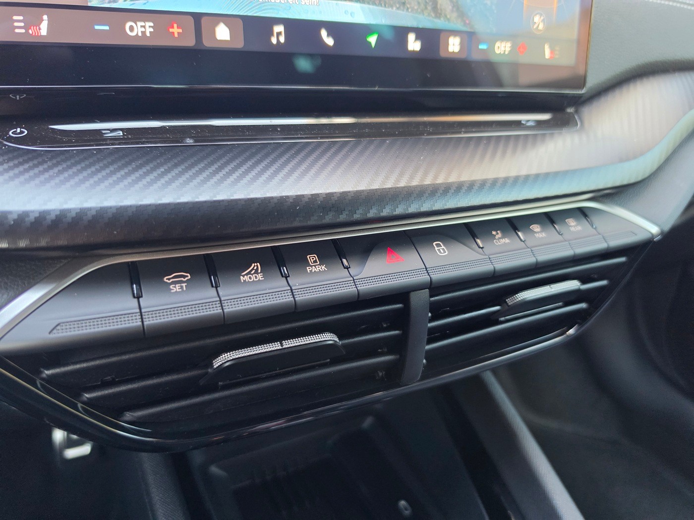SKODA Octavia Combi 2.0 TSI DSG Dynamic 4x4-image-13