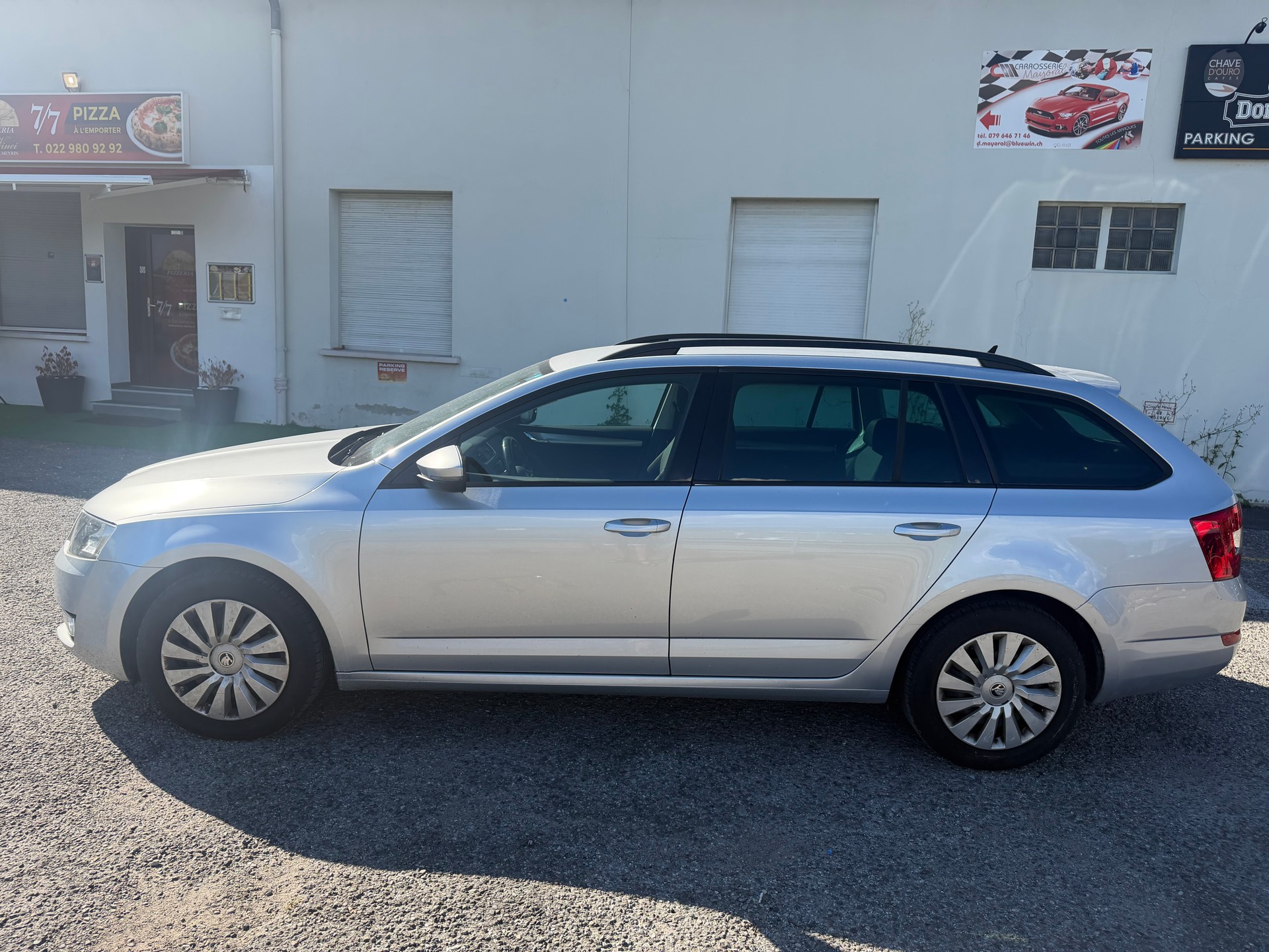 SKODA Octavia Combi 1.6 TDI Style DSG-image-1