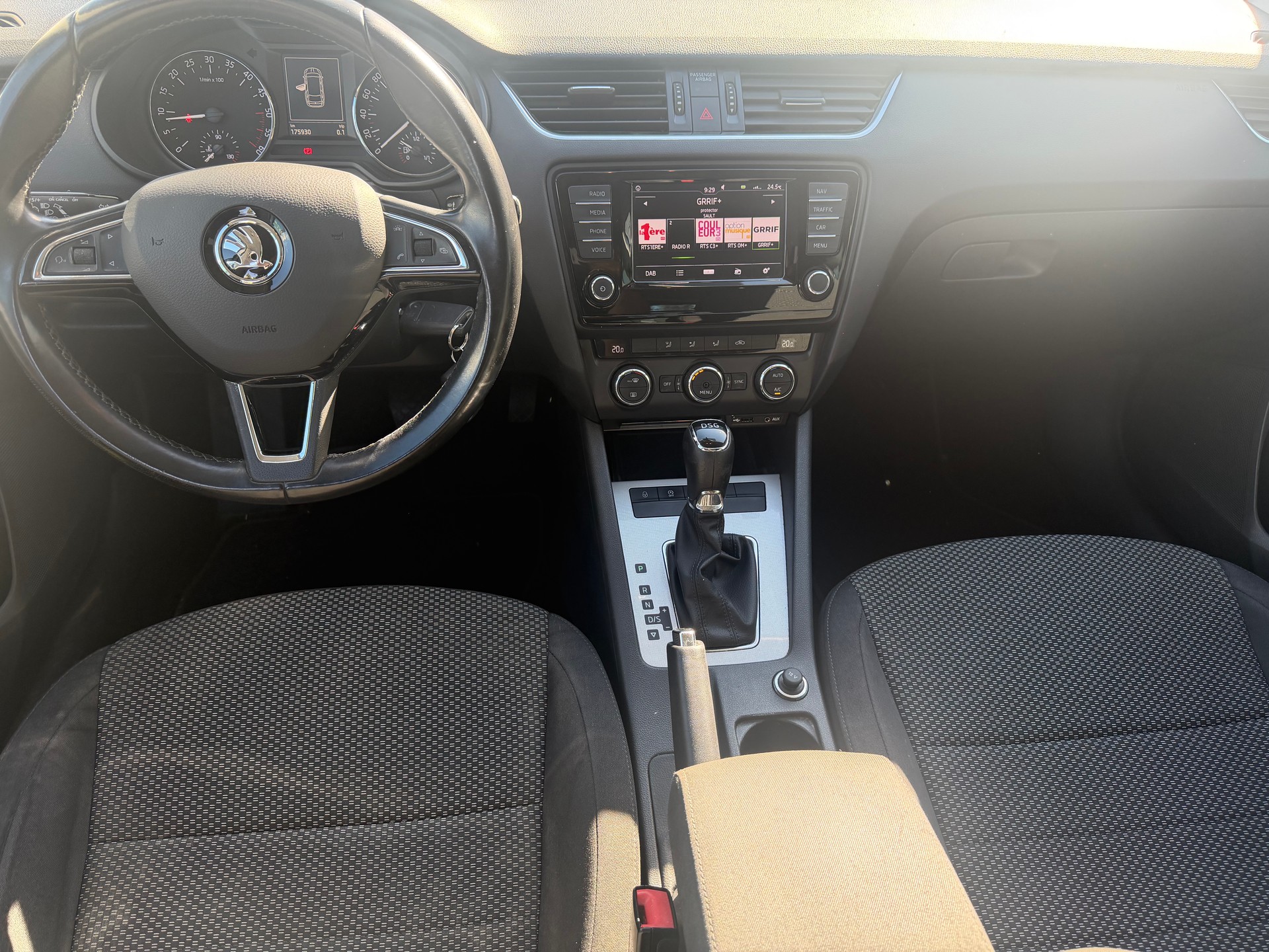 SKODA Octavia Combi 1.6 TDI Style DSG-image-6