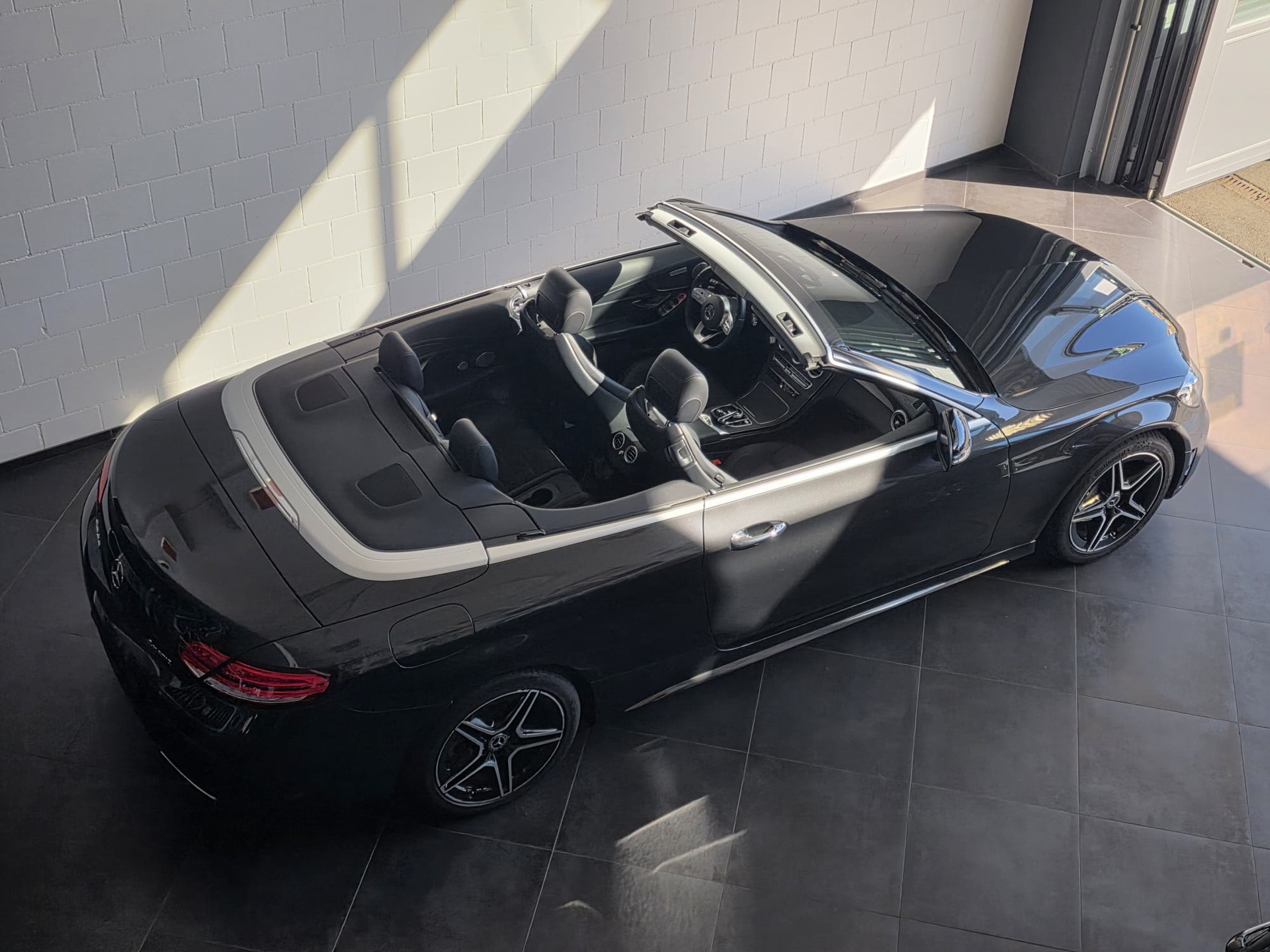 MERCEDES-BENZ C 200 Cabriolet 4Matic 9G-Tronic-image-8