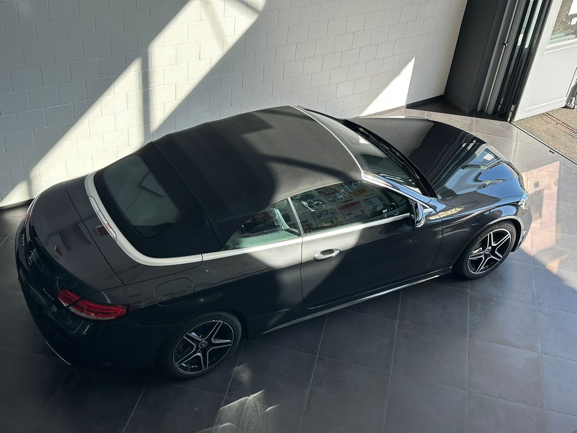 MERCEDES-BENZ C 200 Cabriolet 4Matic 9G-Tronic-image-9