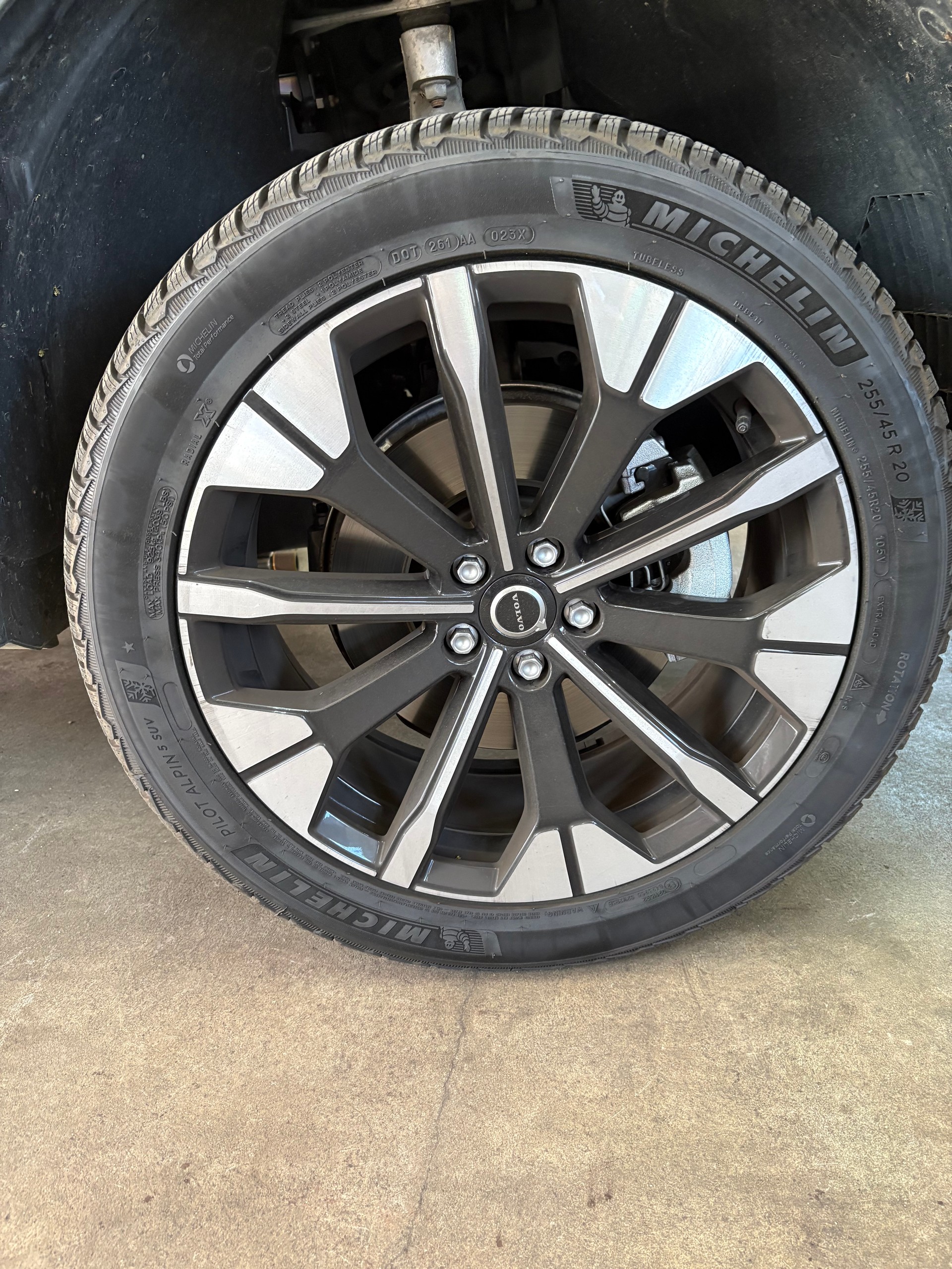 VOLVO 2.0 B5 MH Ultra Dark AWD Model 2026 und AHK-image-7
