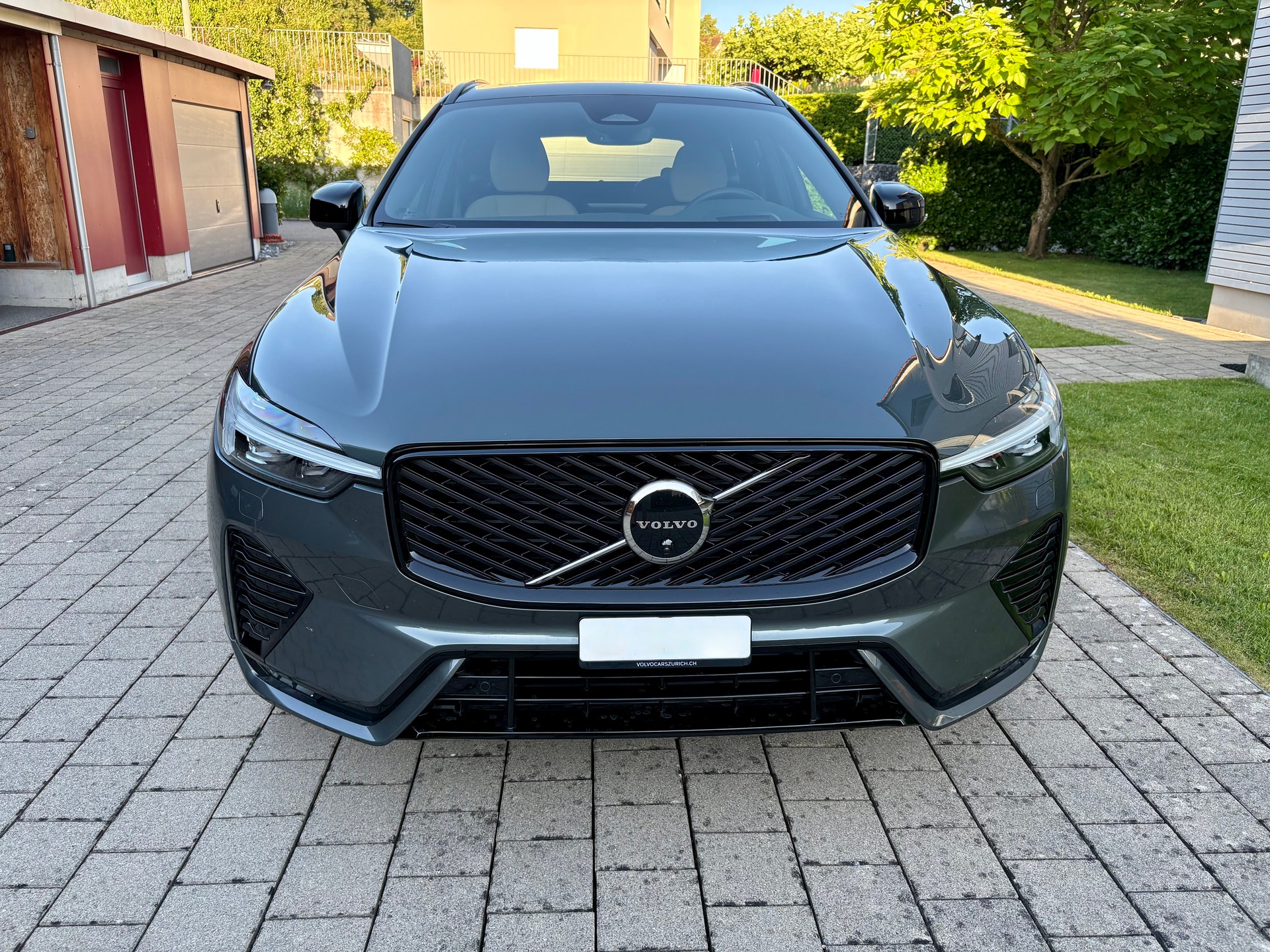 VOLVO 2.0 B5 MH Ultra Dark AWD Model 2026 und AHK-image-1