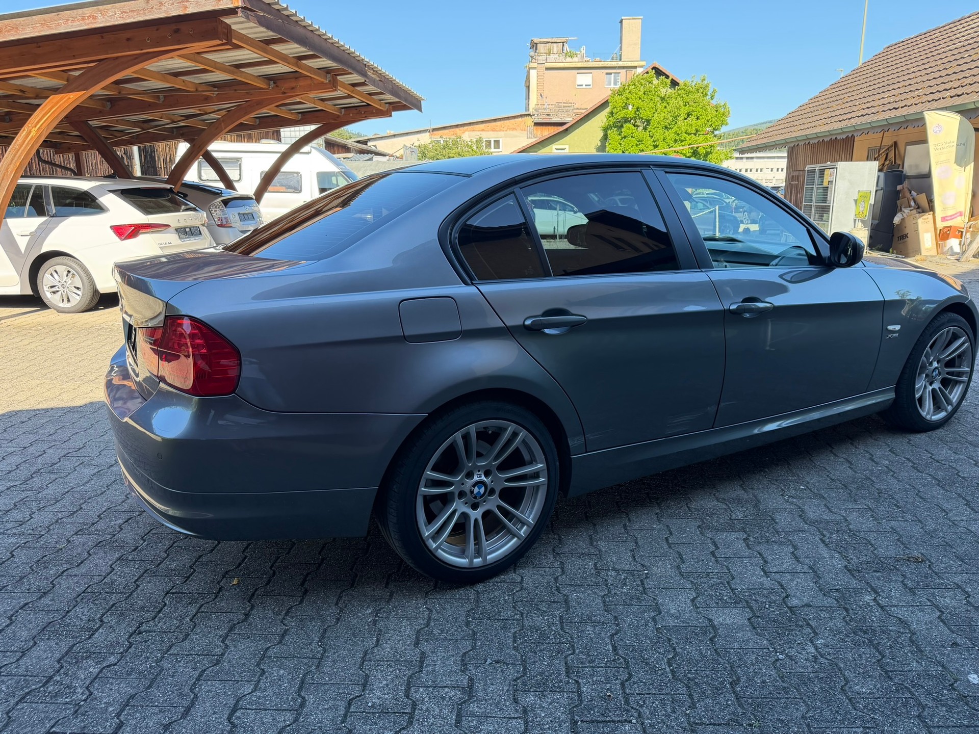BMW 320-image-3