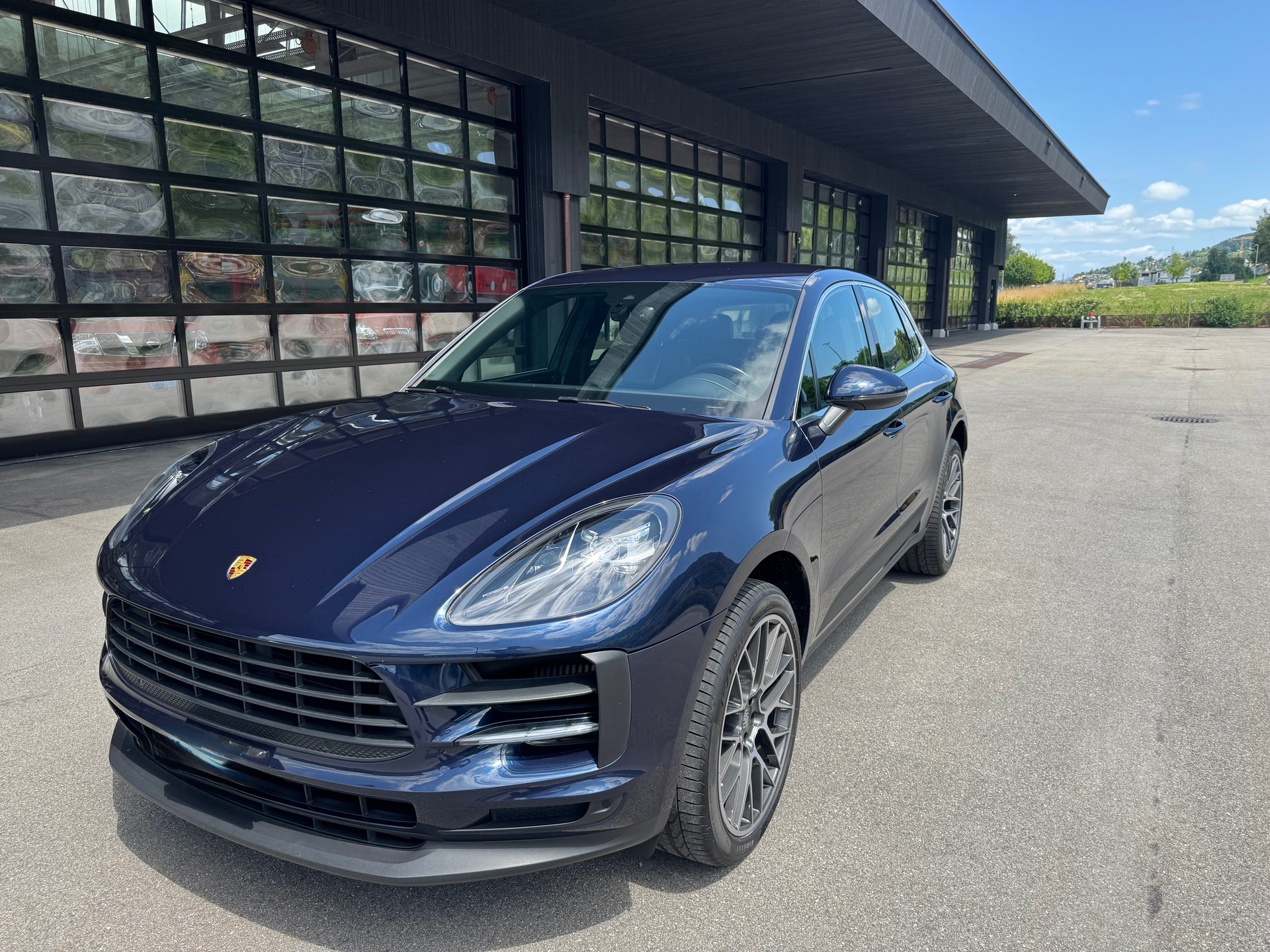 PORSCHE 3.0 V6 S PORSCHE Macan S PDK ** 354 PS ** Voll-Leder ** Gr-Navi ** RF-Kamera ** Sitzheizung ** 21 Zoll Felgen ** 30.09.2020-image-1