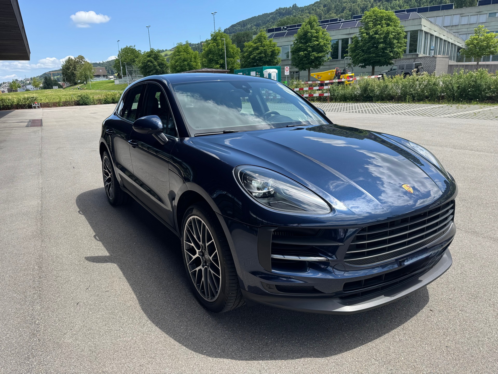 PORSCHE 3.0 V6 S PORSCHE Macan S PDK ** 354 PS ** Voll-Leder ** Gr-Navi ** RF-Kamera ** Sitzheizung ** 21 Zoll Felgen ** 30.09.2020-image-2