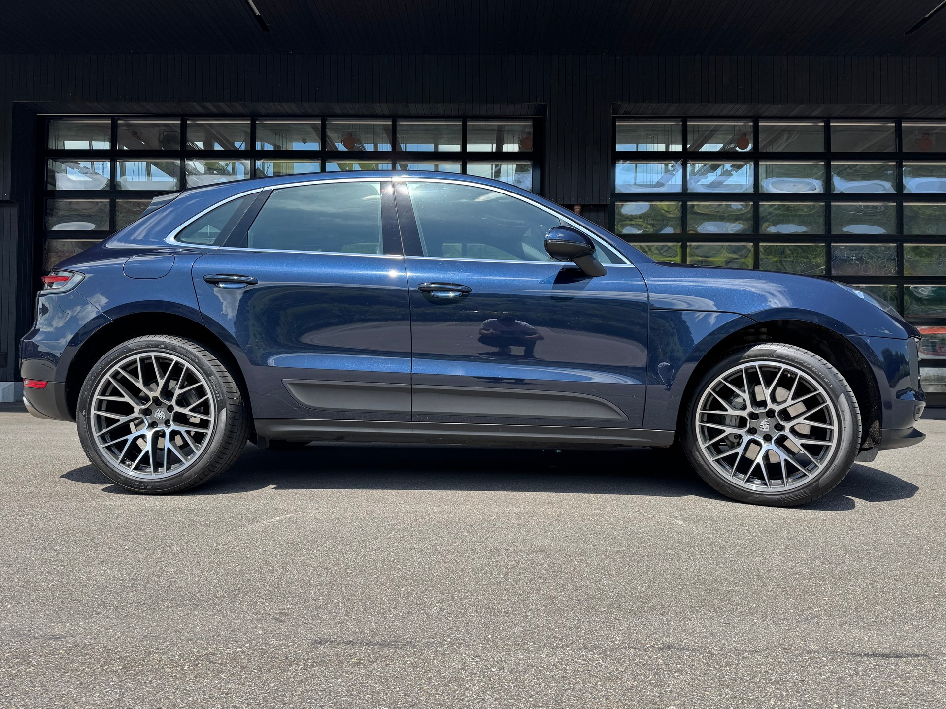 PORSCHE 3.0 V6 S PORSCHE Macan S PDK ** 354 PS ** Voll-Leder ** Gr-Navi ** RF-Kamera ** Sitzheizung ** 21 Zoll Felgen ** 30.09.2020-image-0