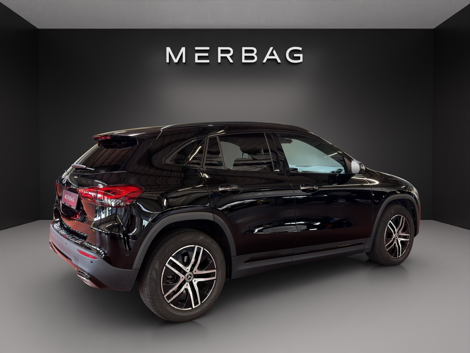MERCEDES-BENZ GLA 200d Progress. 4Matic-image-4