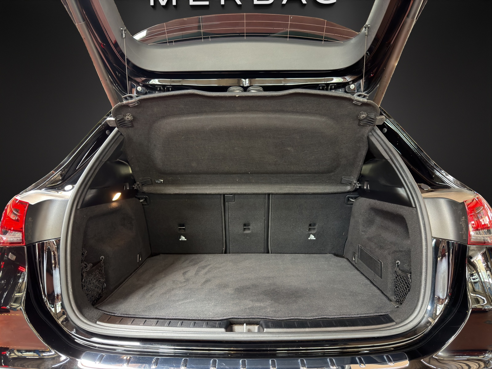MERCEDES-BENZ GLA 200d Progress. 4Matic-image-12