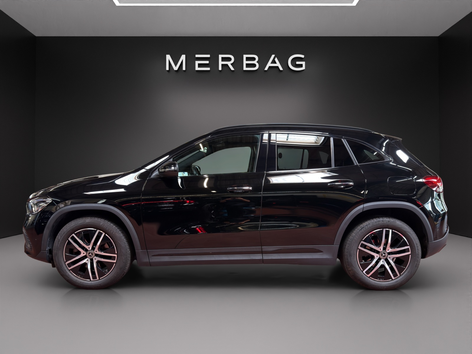 MERCEDES-BENZ GLA 200d Progress. 4Matic-image-2