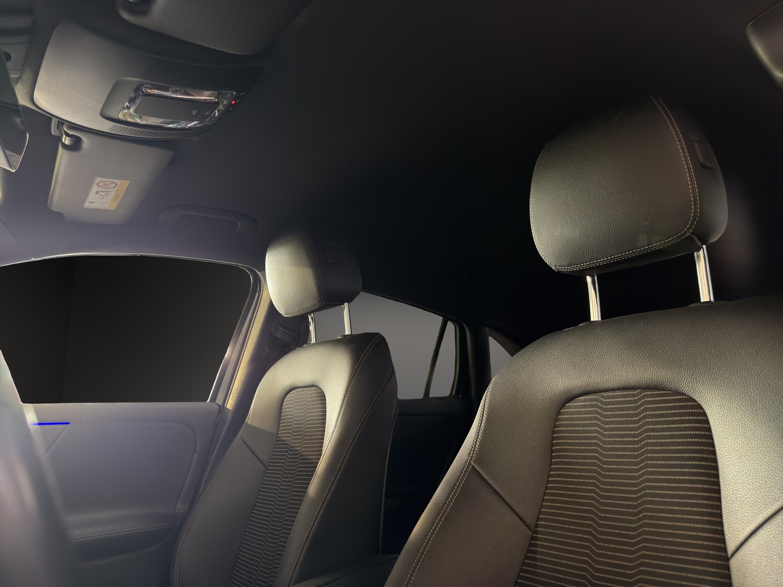 MERCEDES-BENZ GLA 200d Progress. 4Matic-image-9