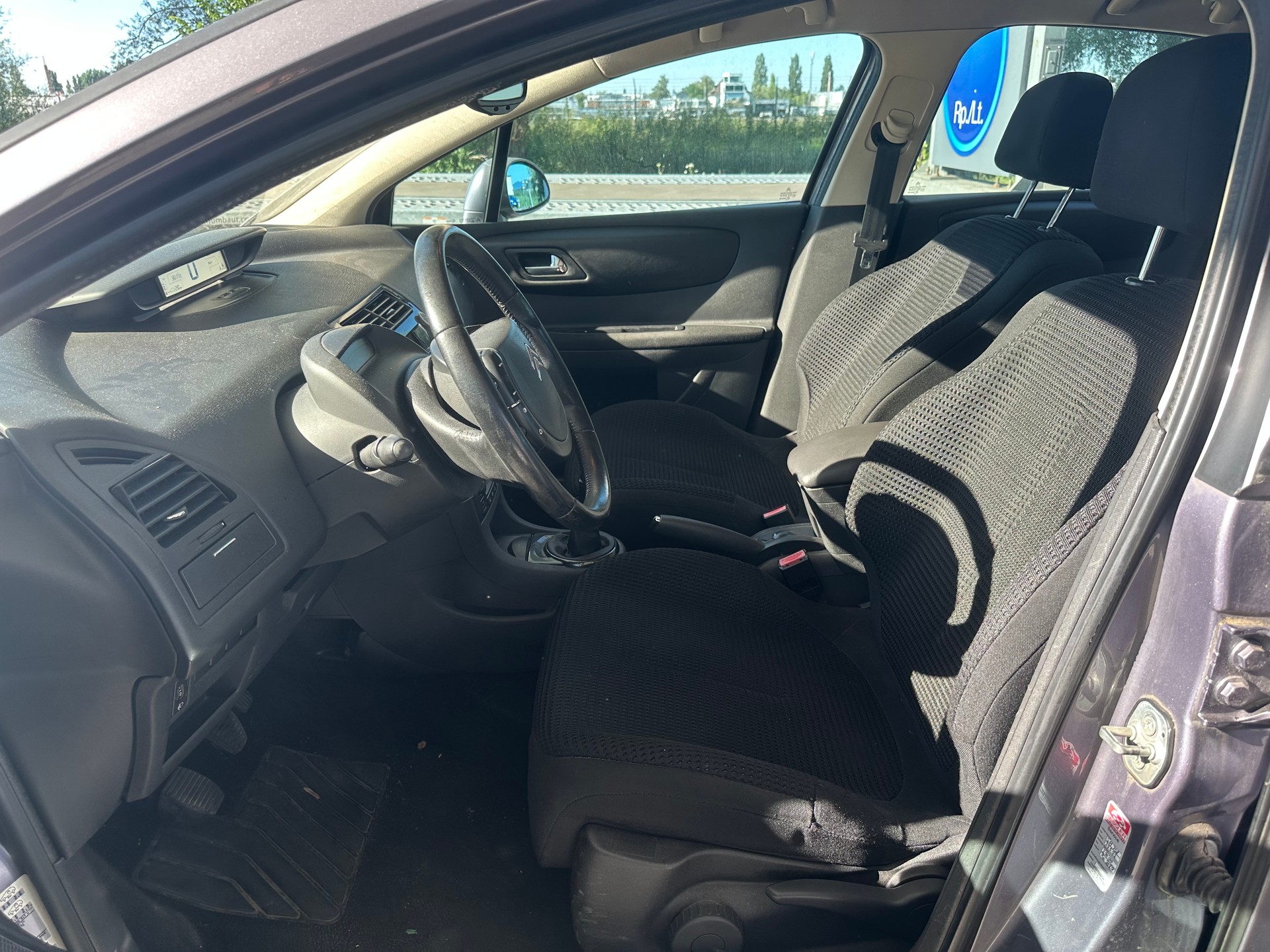 CITROEN C4 Berline 1.6i 16V SX-image-6