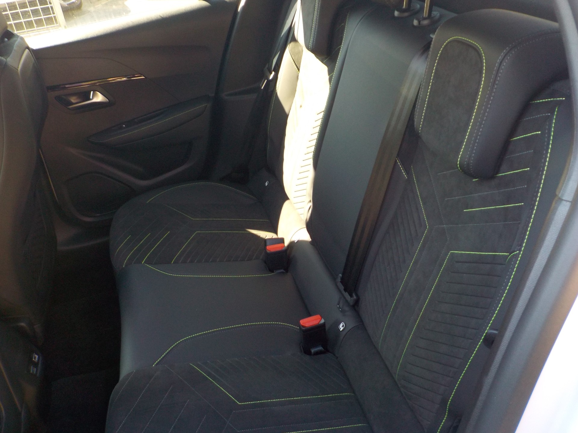PEUGEOT 208 1.2 MHEV 145 GT-image-7