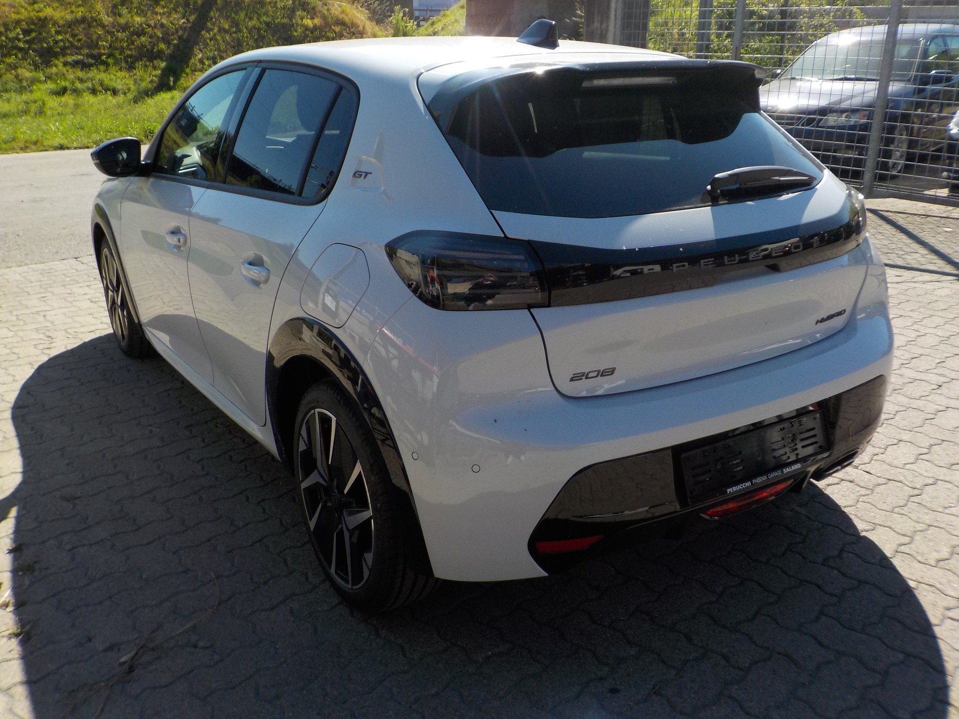 PEUGEOT 208 1.2 MHEV 145 GT-image-2