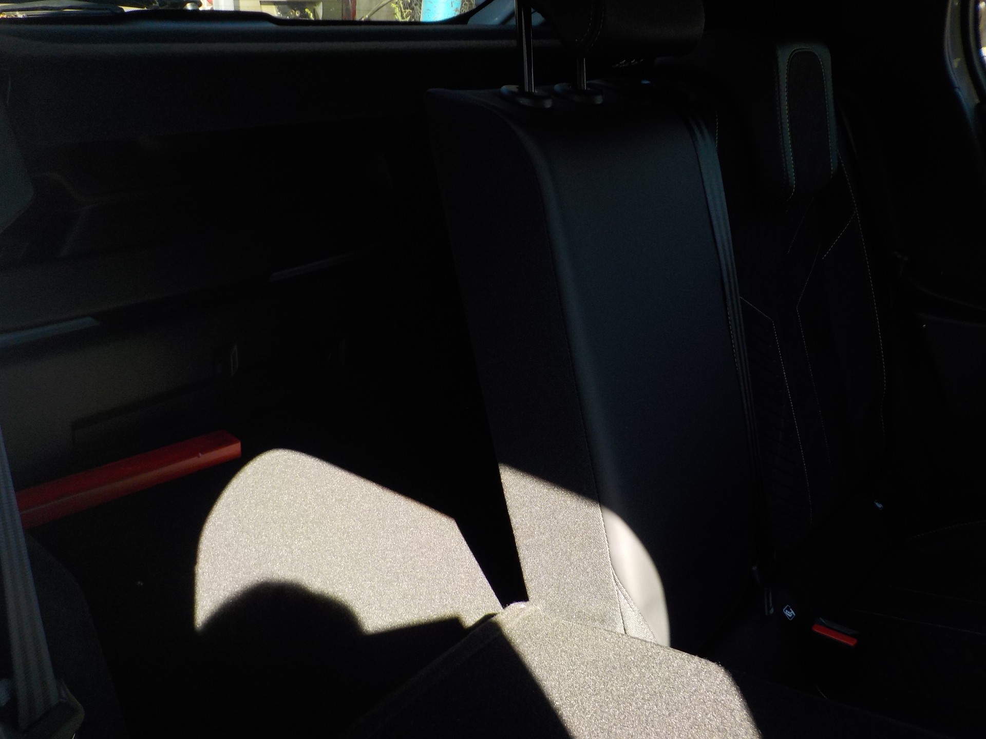 PEUGEOT 208 1.2 MHEV 145 GT-image-6