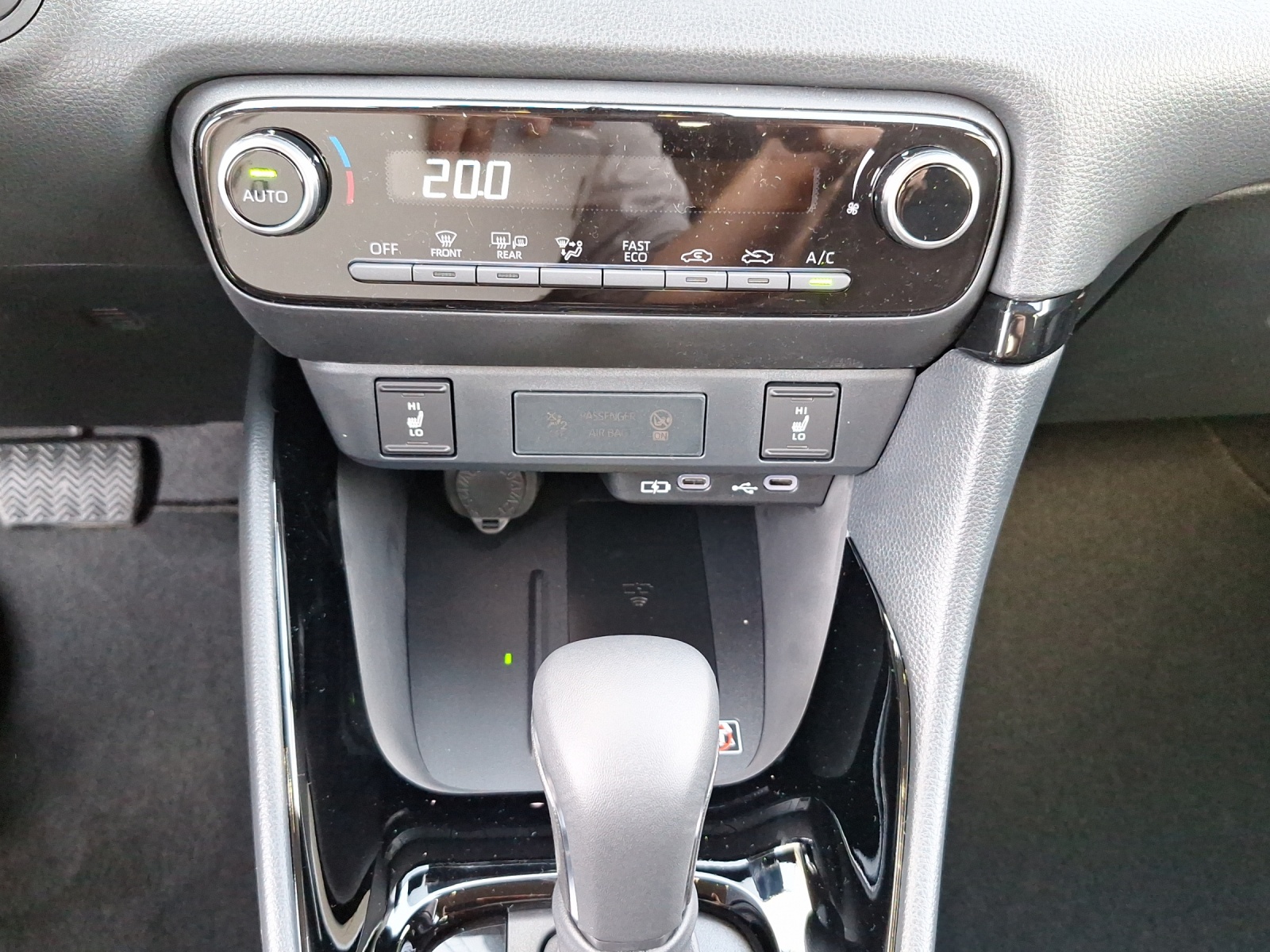 TOYOTA Yaris 1.5 VVT-i HSD Trend-image-12