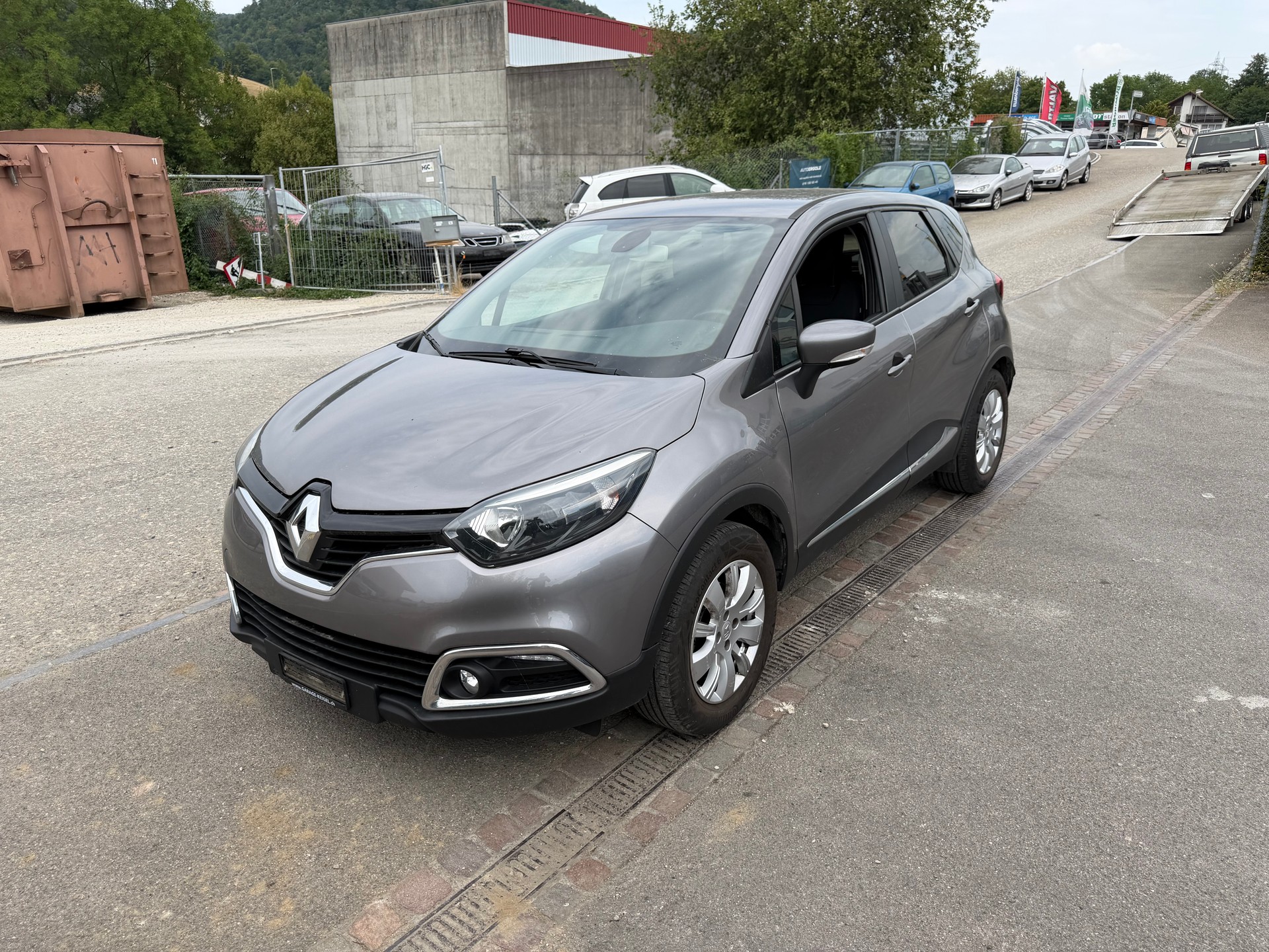RENAULT Captur 1.2 T 16V Privilège EDC-image-0
