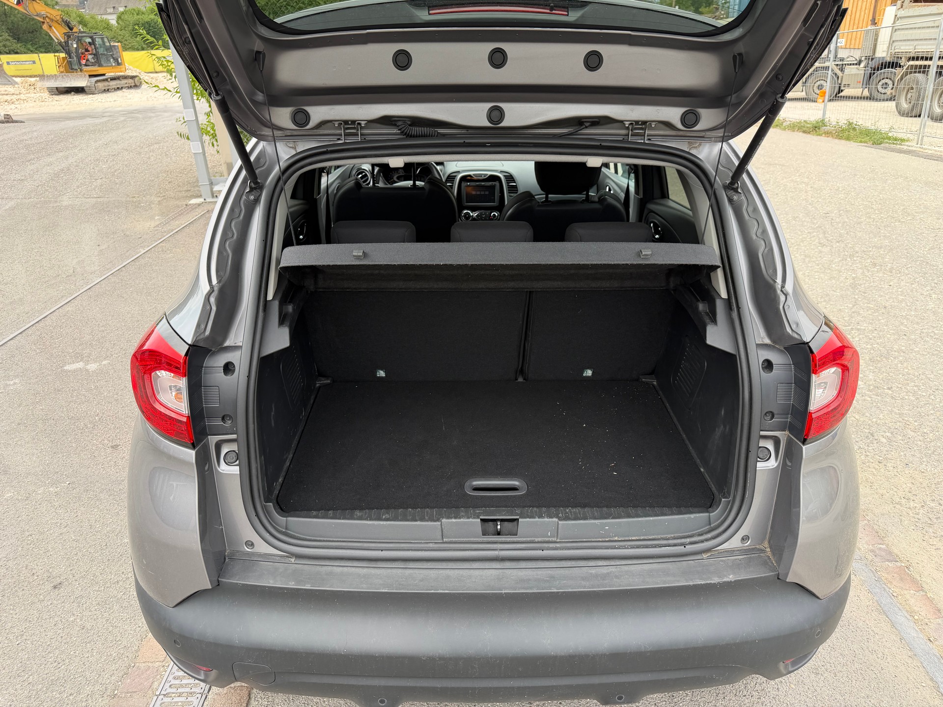 RENAULT Captur 1.2 T 16V Privilège EDC-image-9