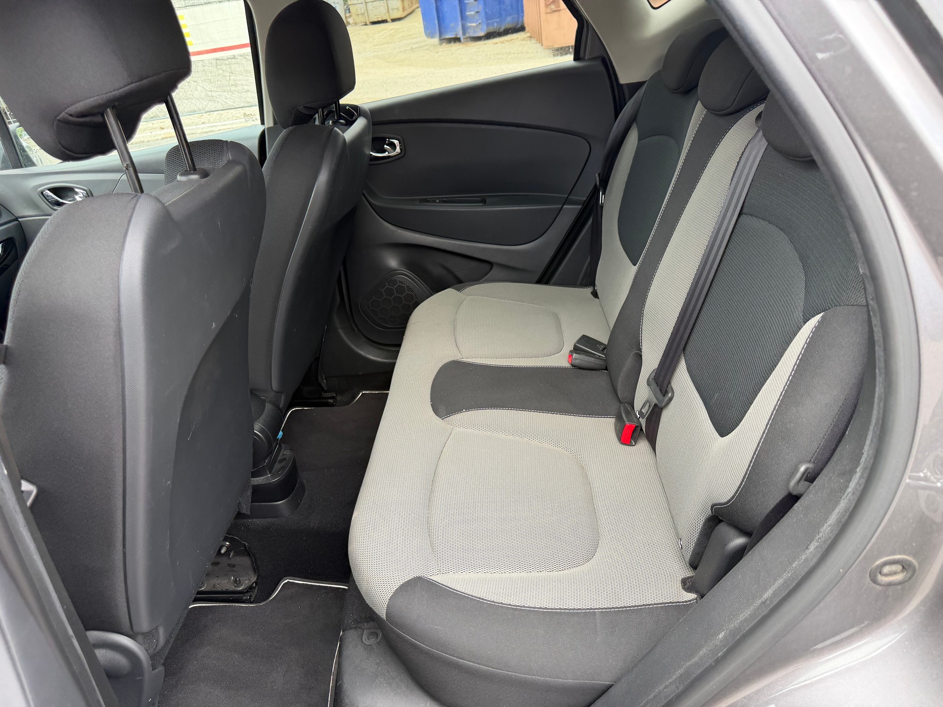 RENAULT Captur 1.2 T 16V Privilège EDC-image-8