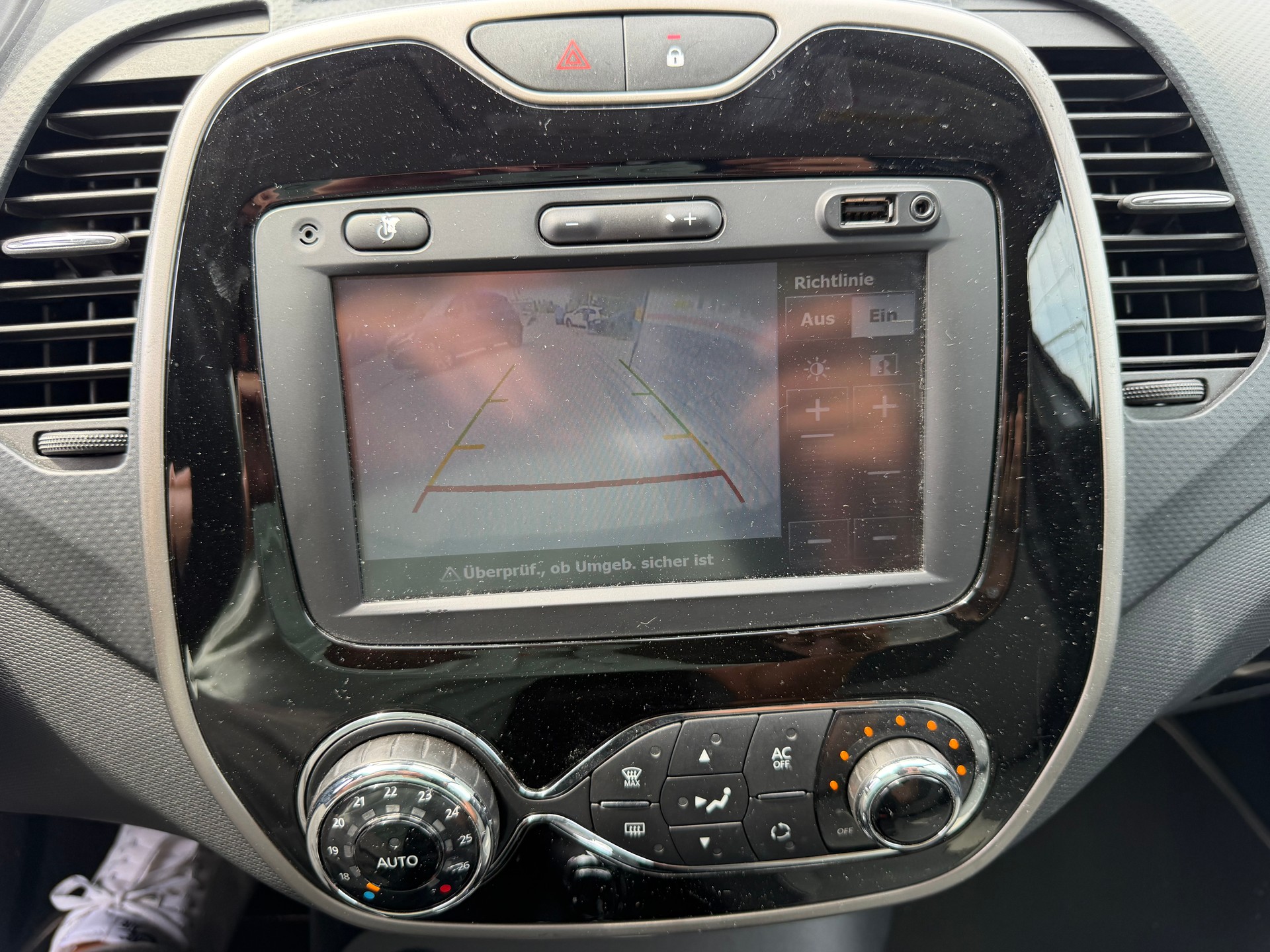 RENAULT Captur 1.2 T 16V Privilège EDC-image-5