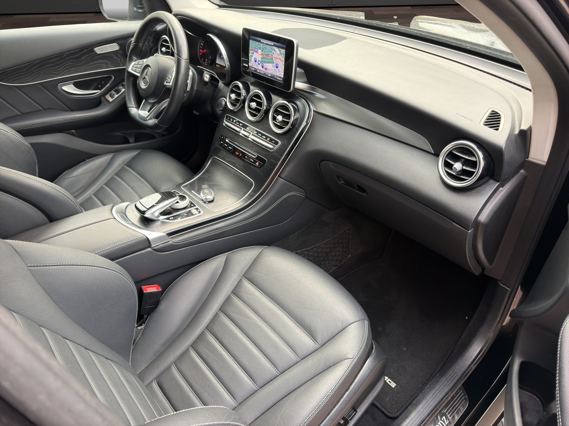 MERCEDES-BENZ GLC Coupé 250 d AMG Line 4Matic 9G-Tronic-image-13