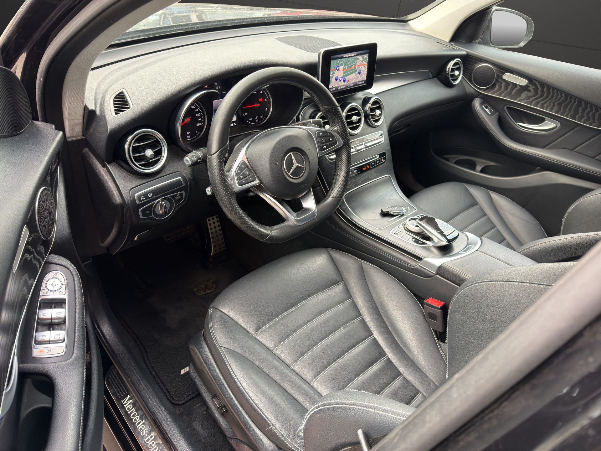 MERCEDES-BENZ GLC Coupé 250 d AMG Line 4Matic 9G-Tronic-image-10