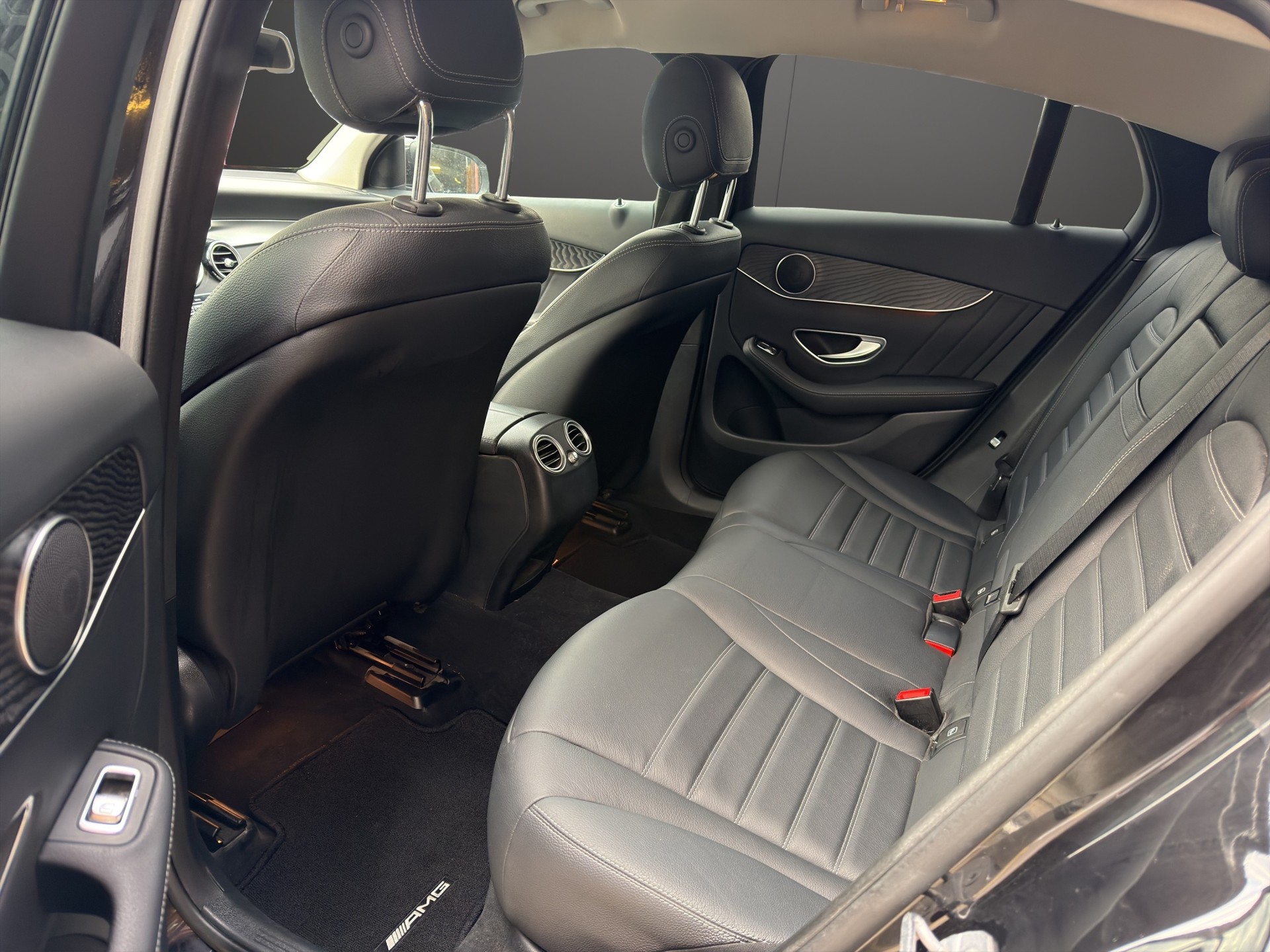 MERCEDES-BENZ GLC Coupé 250 d AMG Line 4Matic 9G-Tronic-image-12