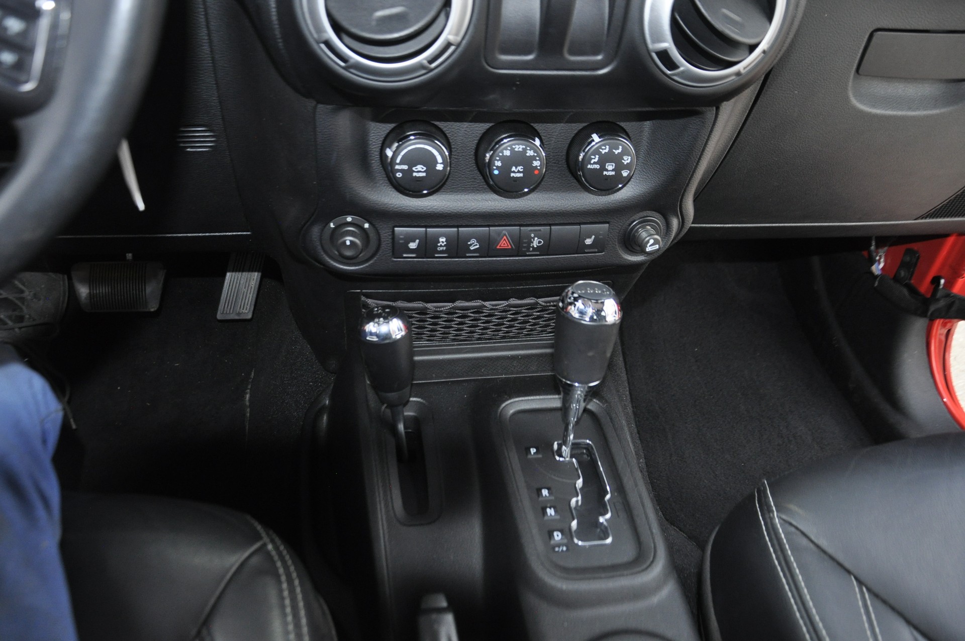 JEEP Wrangler 2.8 CRD Sahara Automatic hardtop-image-7