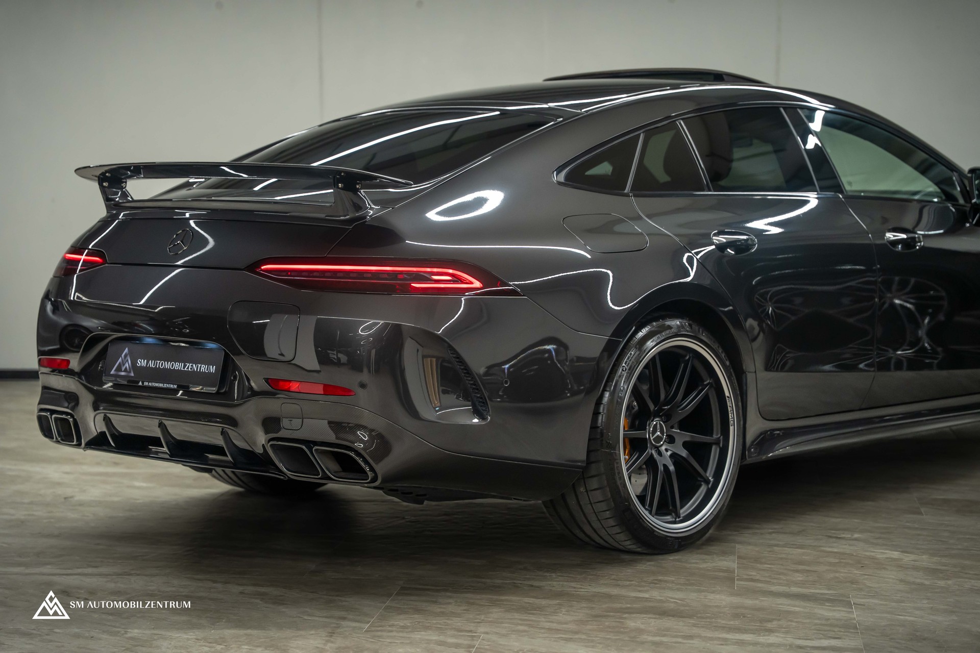 MERCEDES-BENZ AMG GT 63 S E Performance 4matic+ / Aero / Keramikbremsen / Carbon / Panorama-image-12