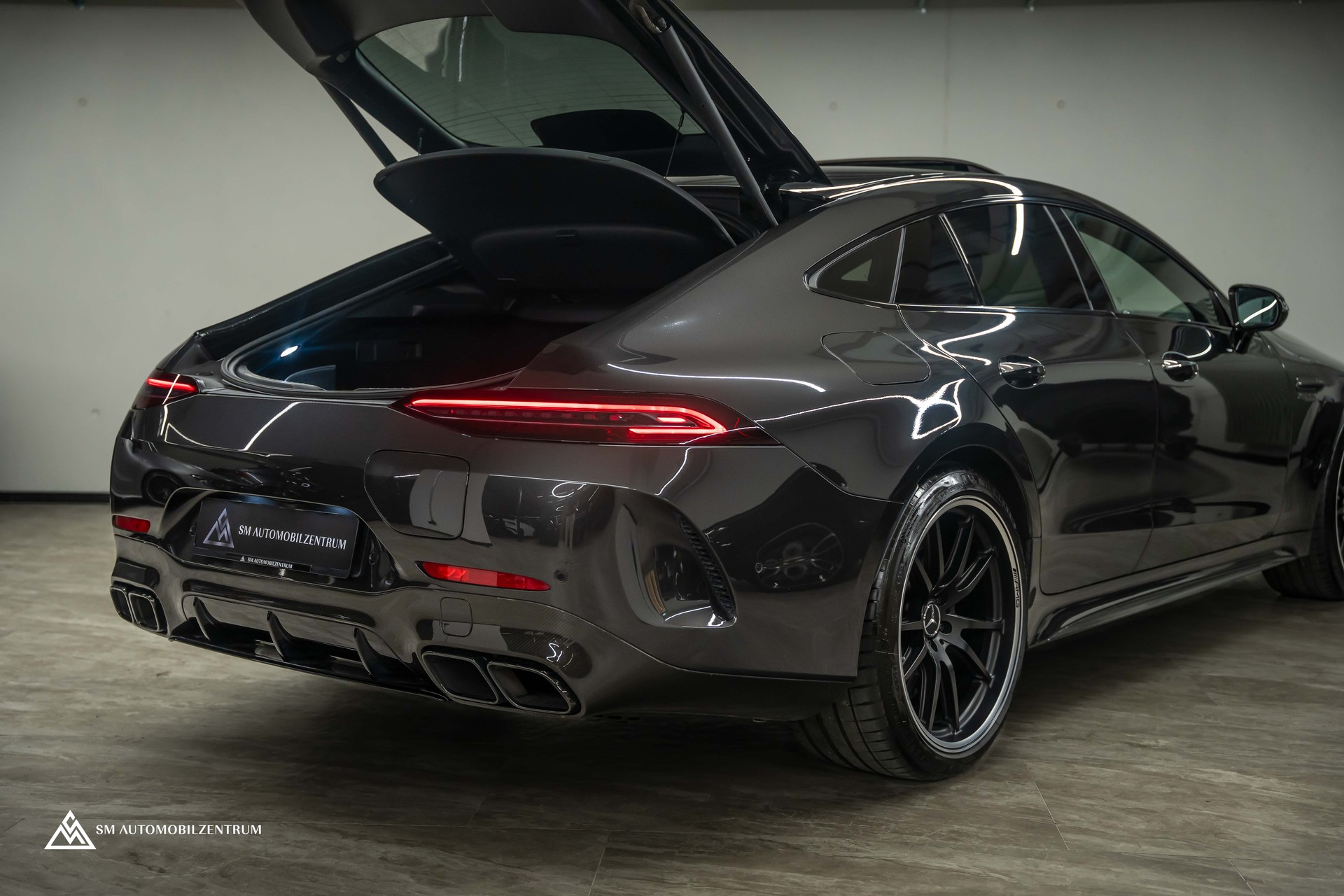 MERCEDES-BENZ AMG GT 63 S E Performance 4matic+ / Aero / Keramikbremsen / Carbon / Panorama-image-16