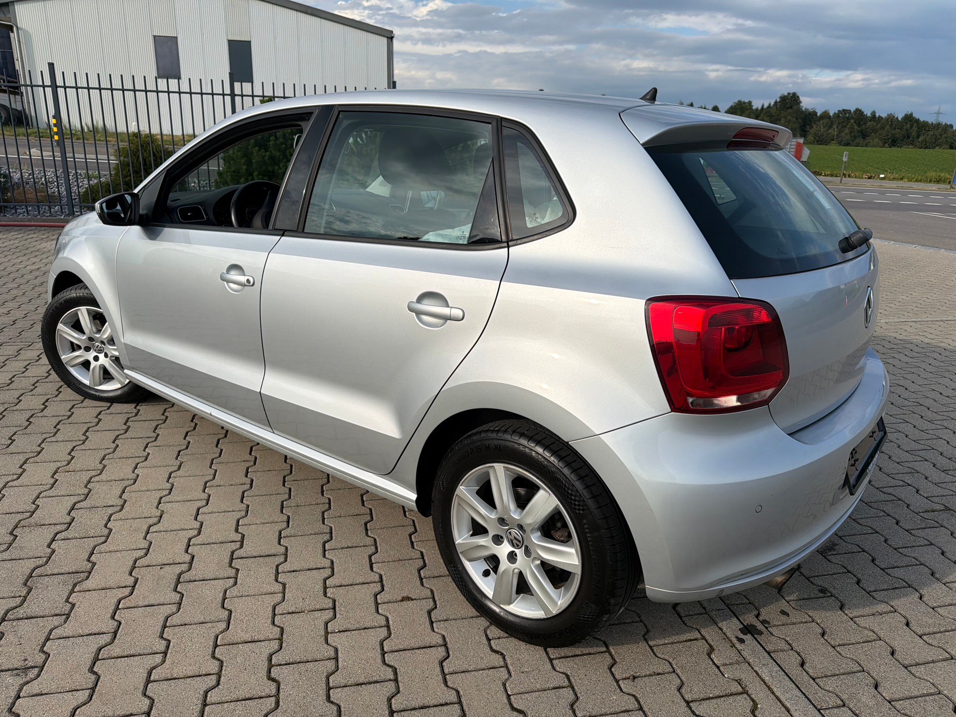 VW Polo 1.2 TSI Comfortline DSG-image-2