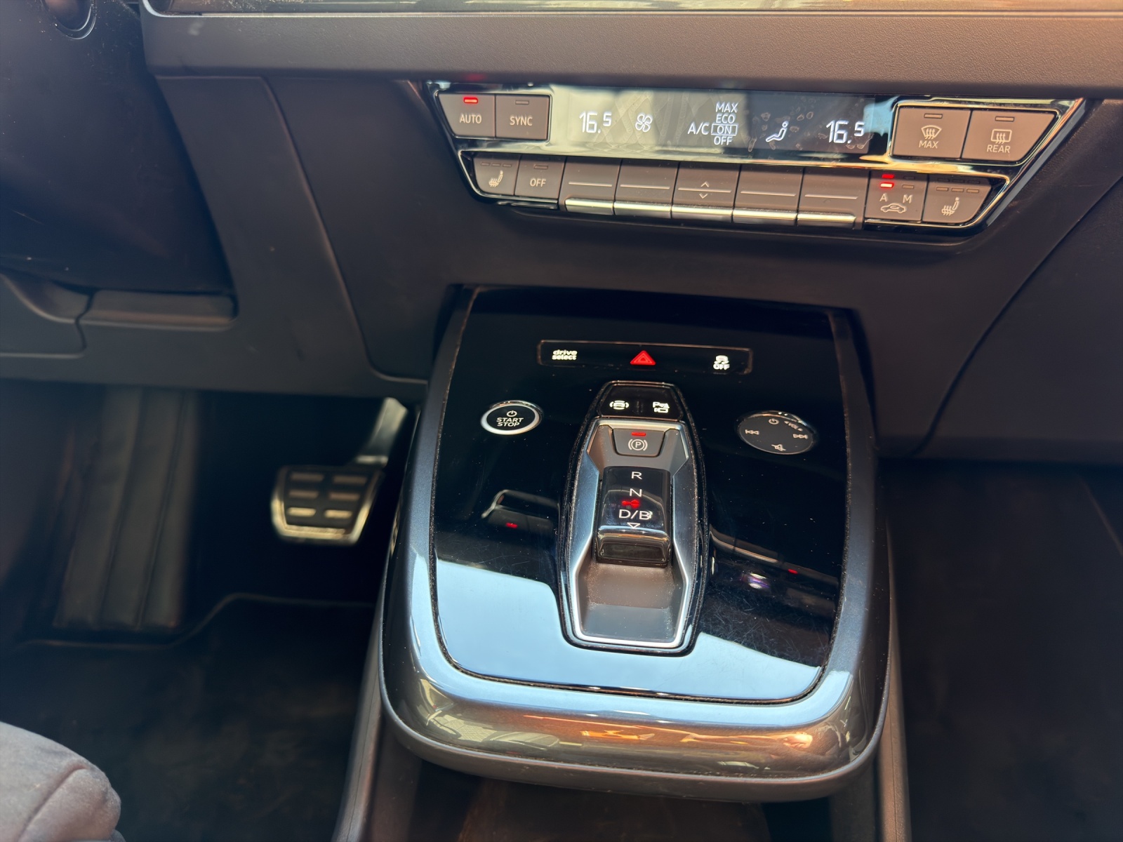 AUDI Q4 e-tron Sportback 50 quattro-image-14