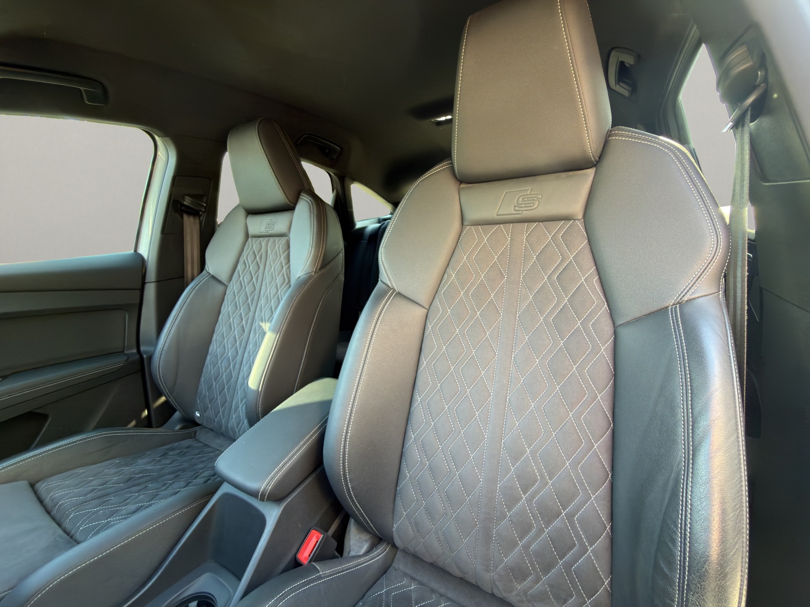 AUDI Q4 e-tron Sportback 50 quattro-image-13