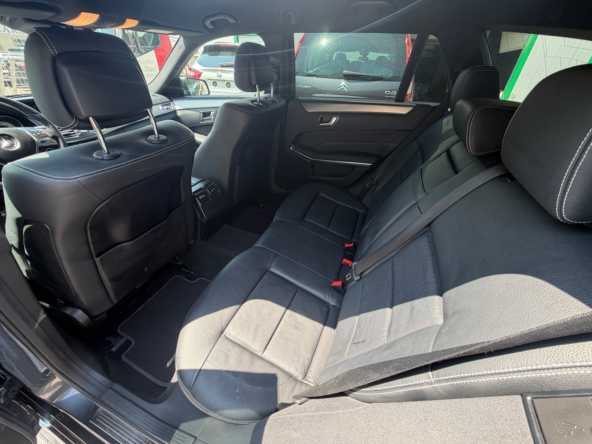 MERCEDES-BENZ E 250 CDI Avantgarde 4Matic 7G-Tronic-image-8