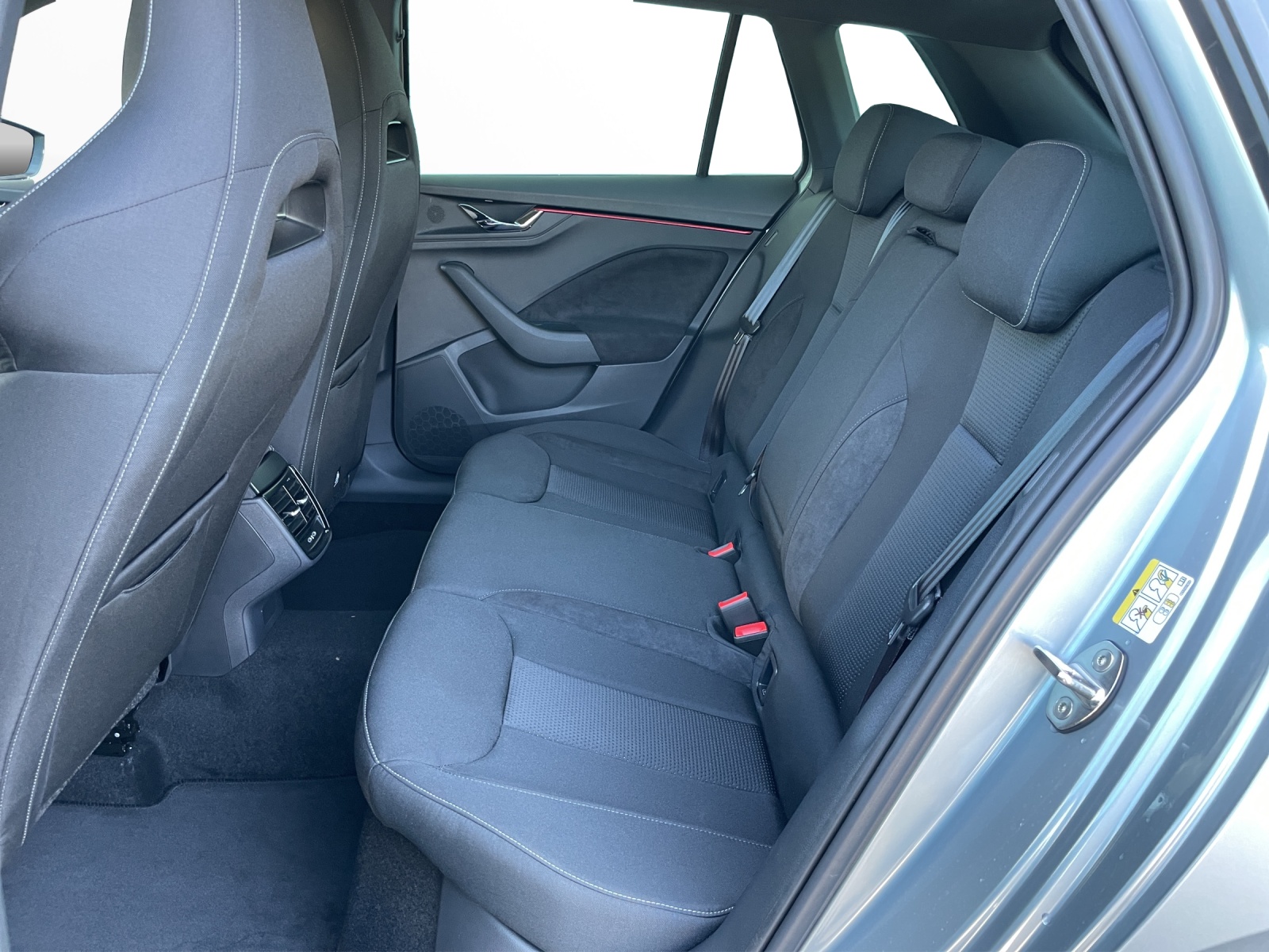 SKODA Kamiq 1.5 TSI Dynamic DSG-image-13