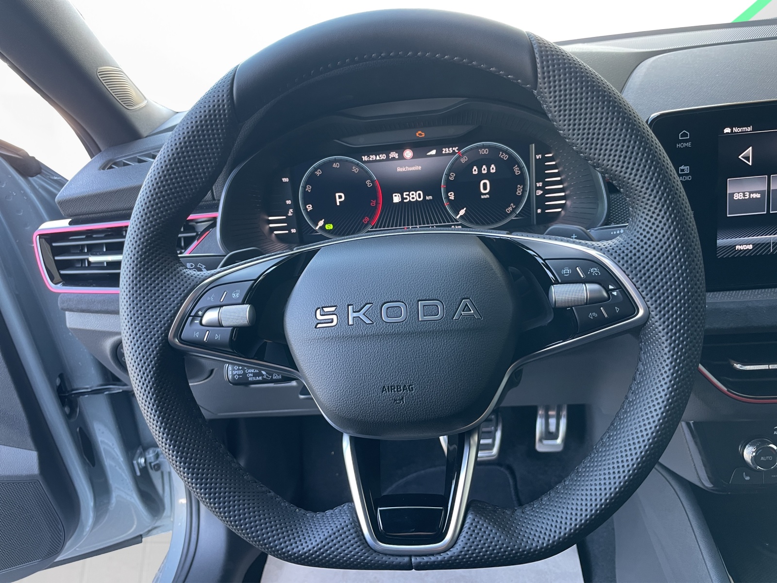 SKODA Kamiq 1.5 TSI Dynamic DSG-image-7