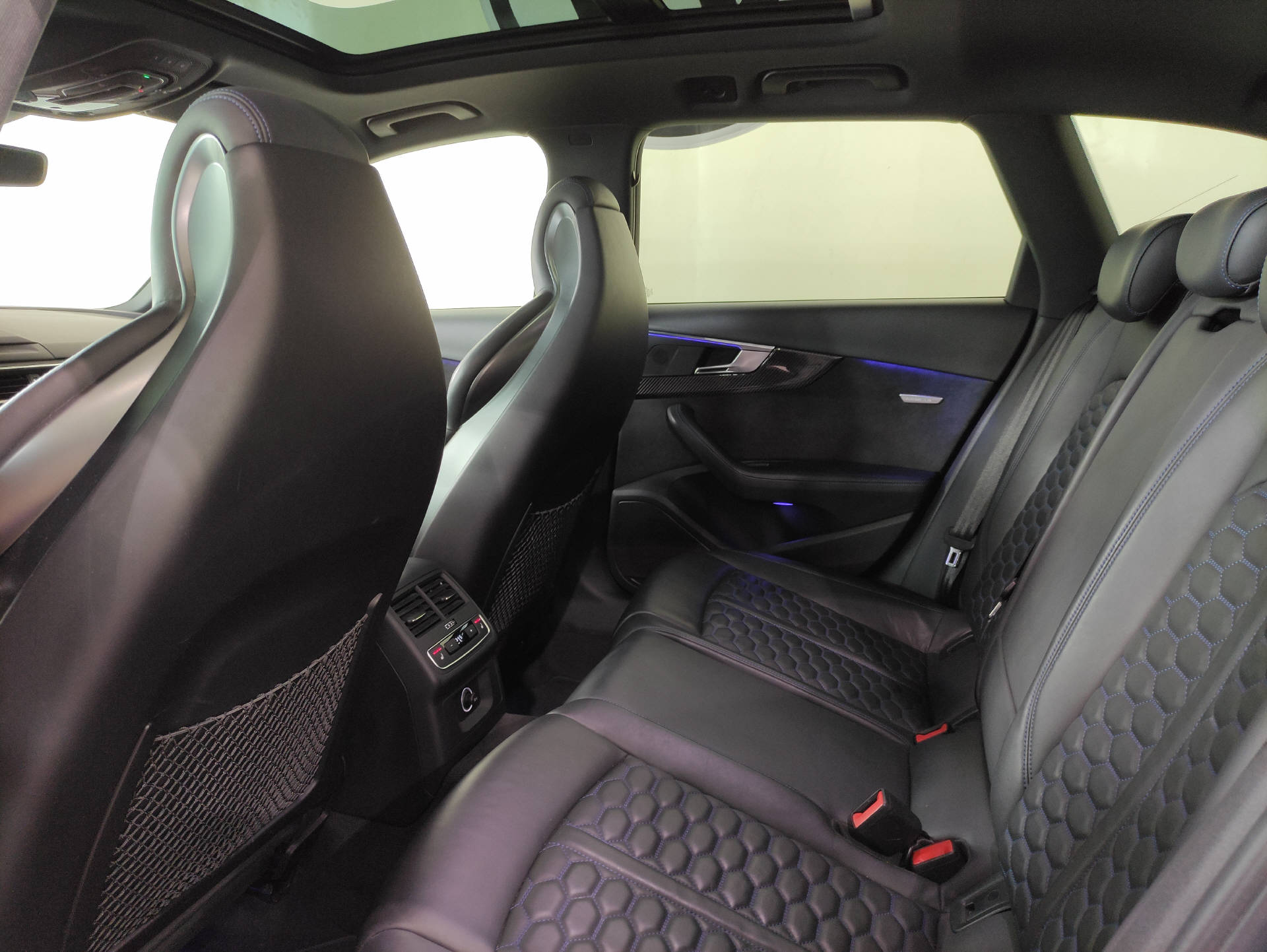 AUDI RS4 Avant 2.9 V6 TFSI quattro T-Tronic-image-13