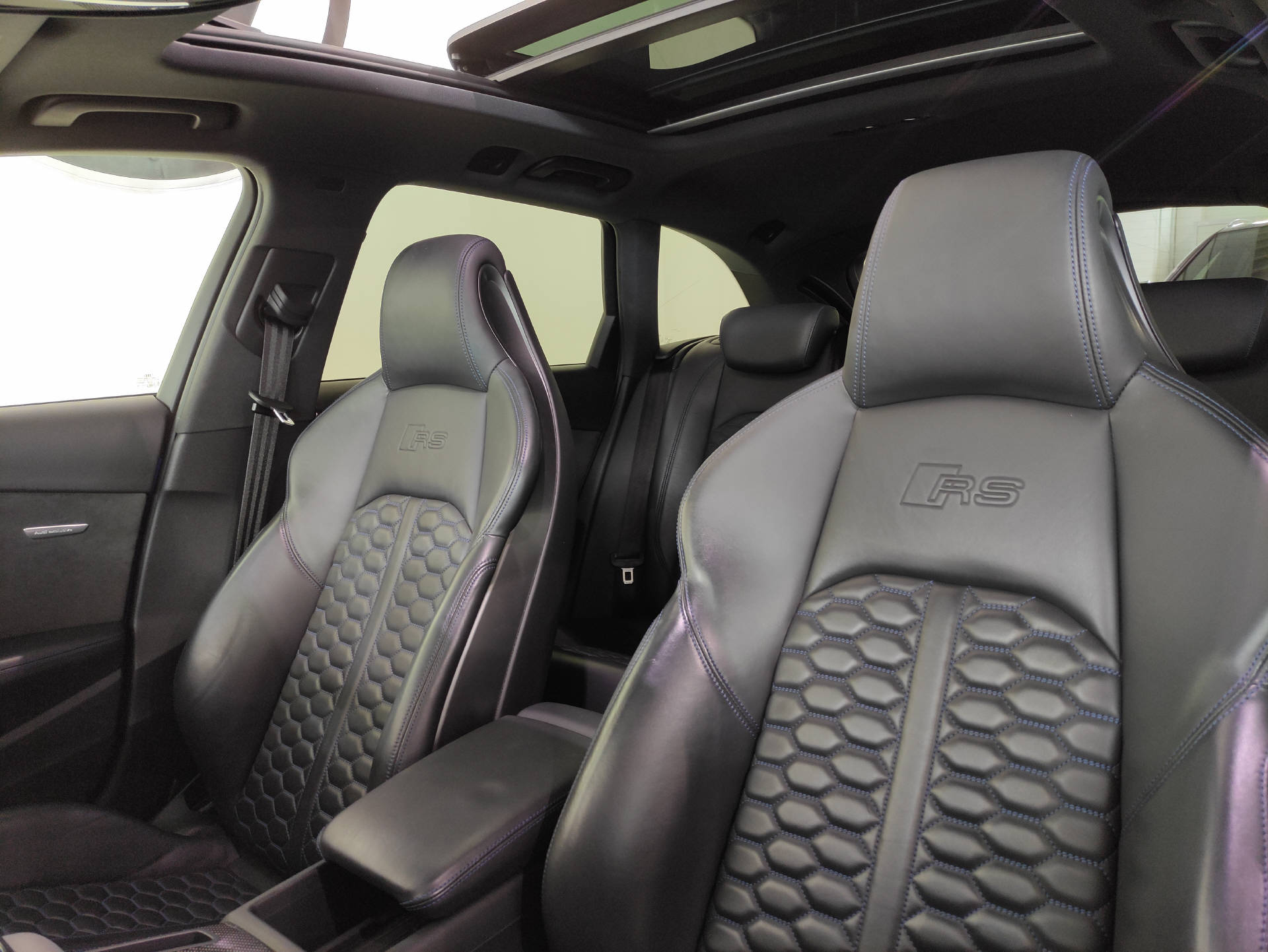 AUDI RS4 Avant 2.9 V6 TFSI quattro T-Tronic-image-6