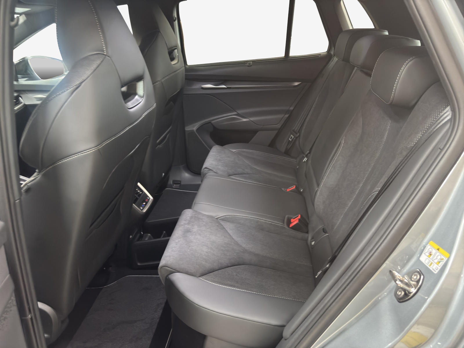 SKODA Elroq 85x Sportline 4x4-image-11