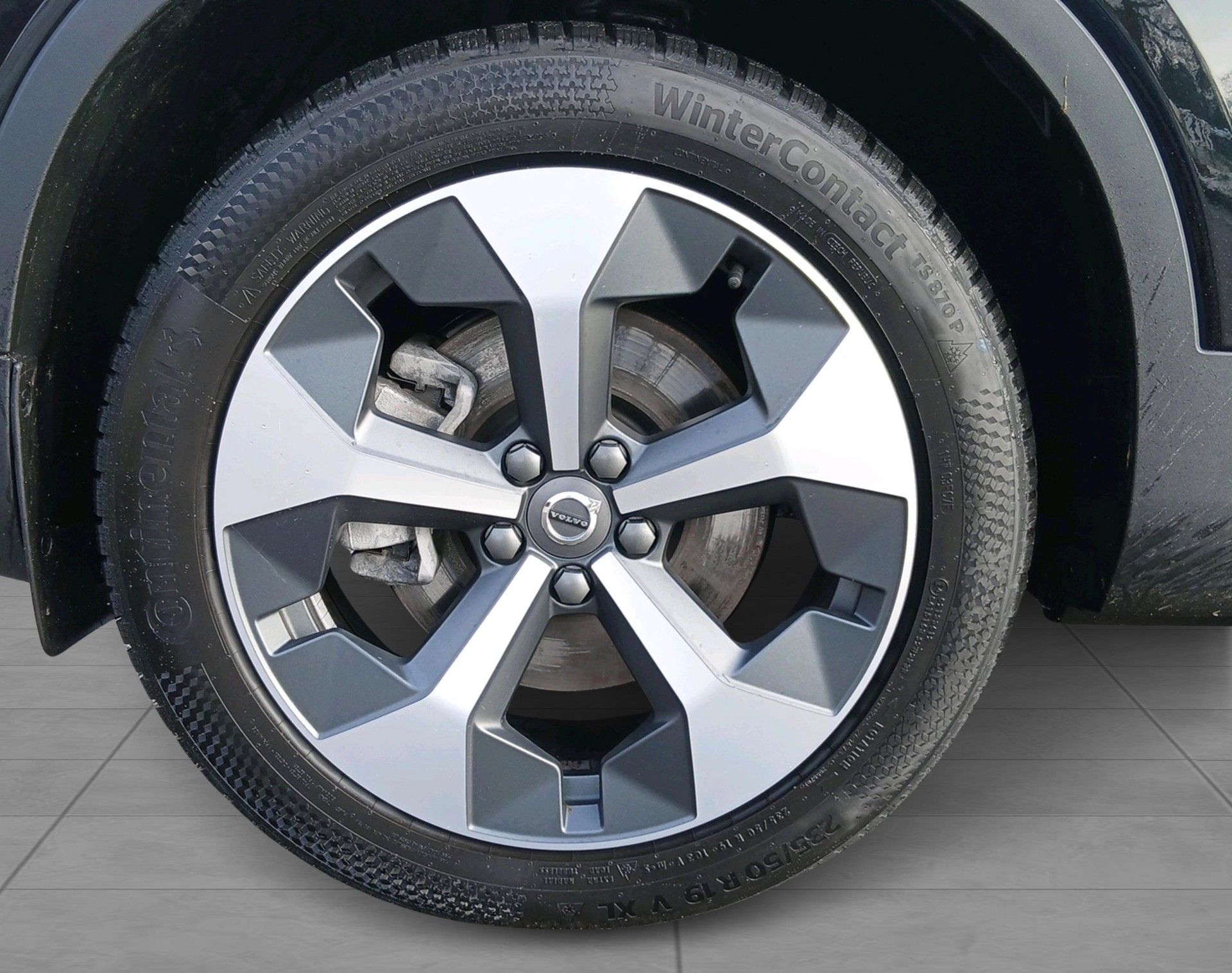 VOLVO XC40 2.0 B3 MH Plus Dark-image-10