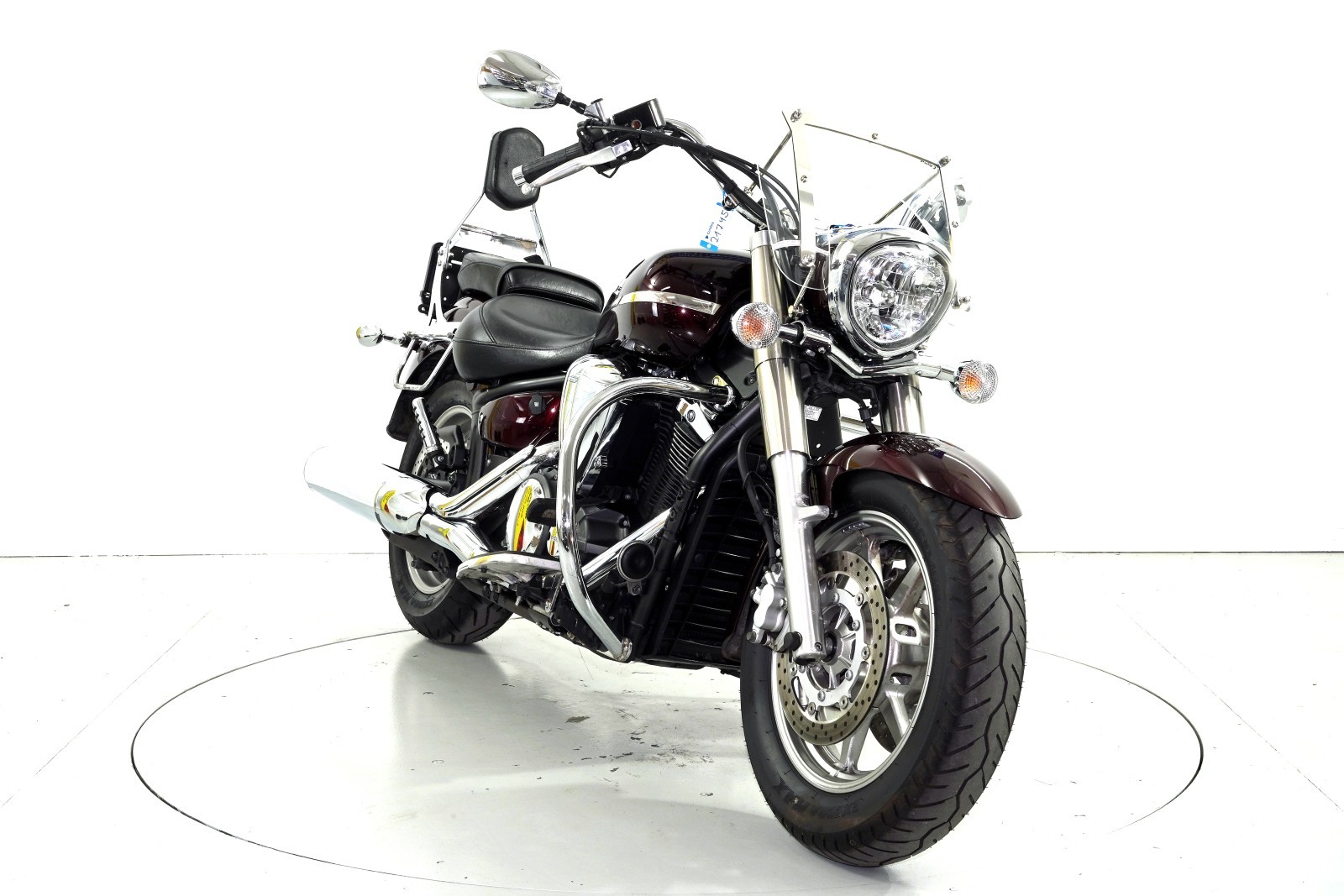 YAMAHA XVS 1300 ABS-showroom-element-1