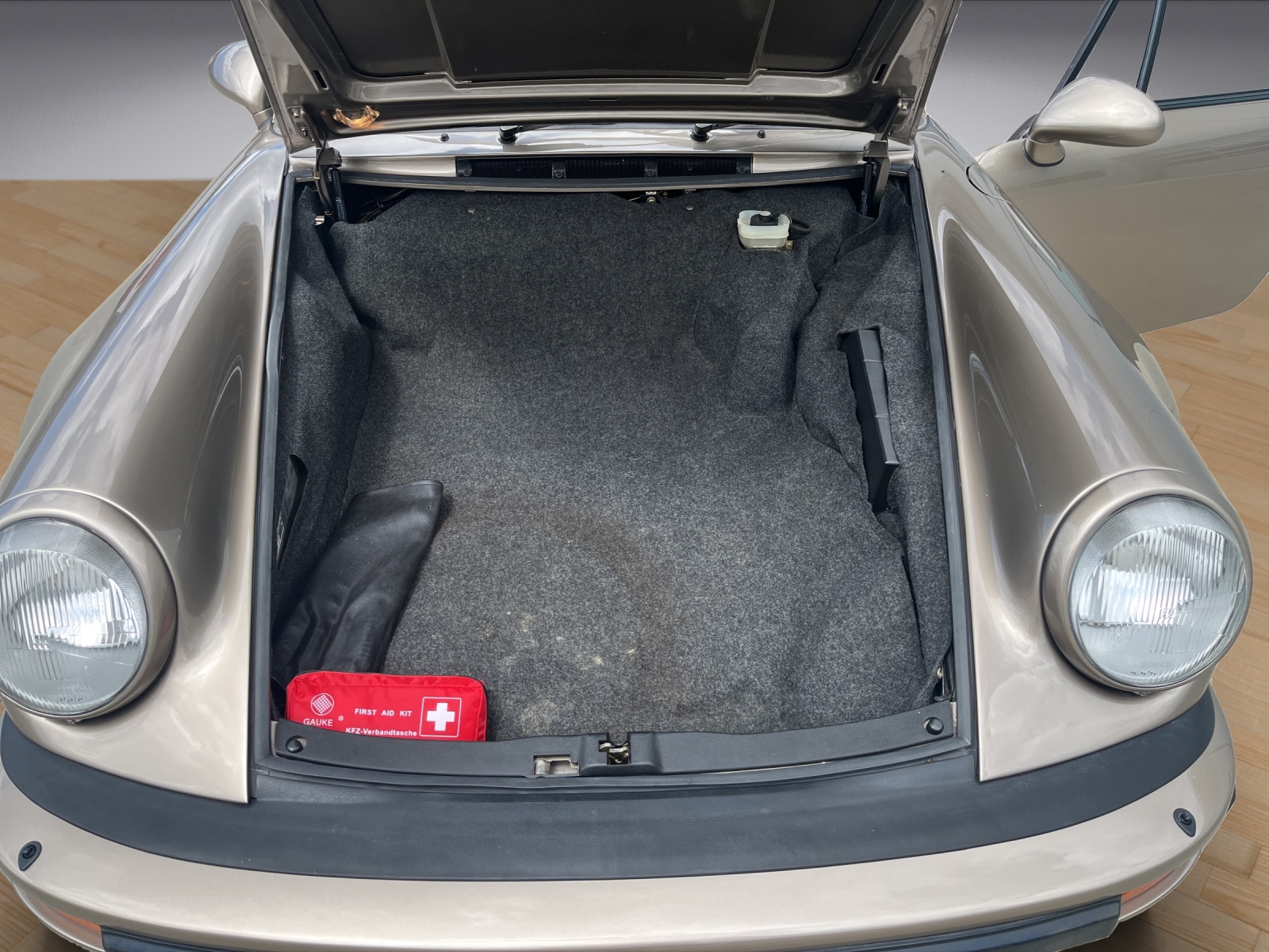 PORSCHE 911 (930) Coupé 3.3 Turbo-image-17