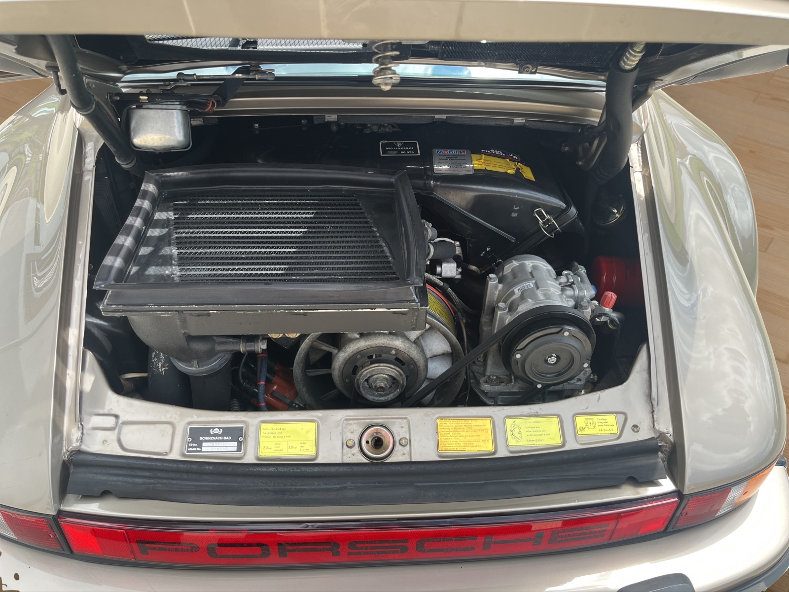 PORSCHE 911 (930) Coupé 3.3 Turbo-image-16