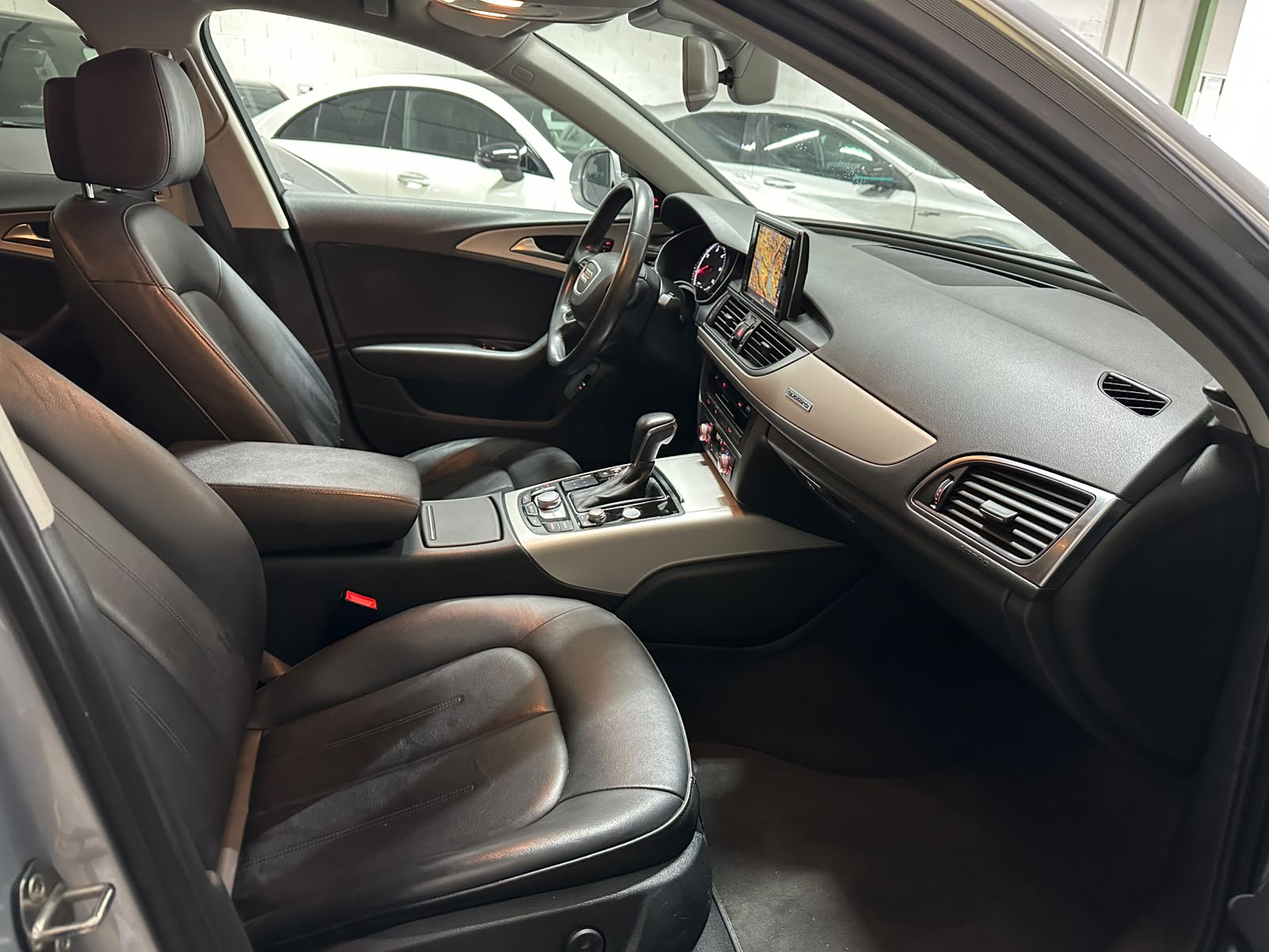 AUDI A6 Avant 3.0 TDI V6 Quattro S-tronic-image-11
