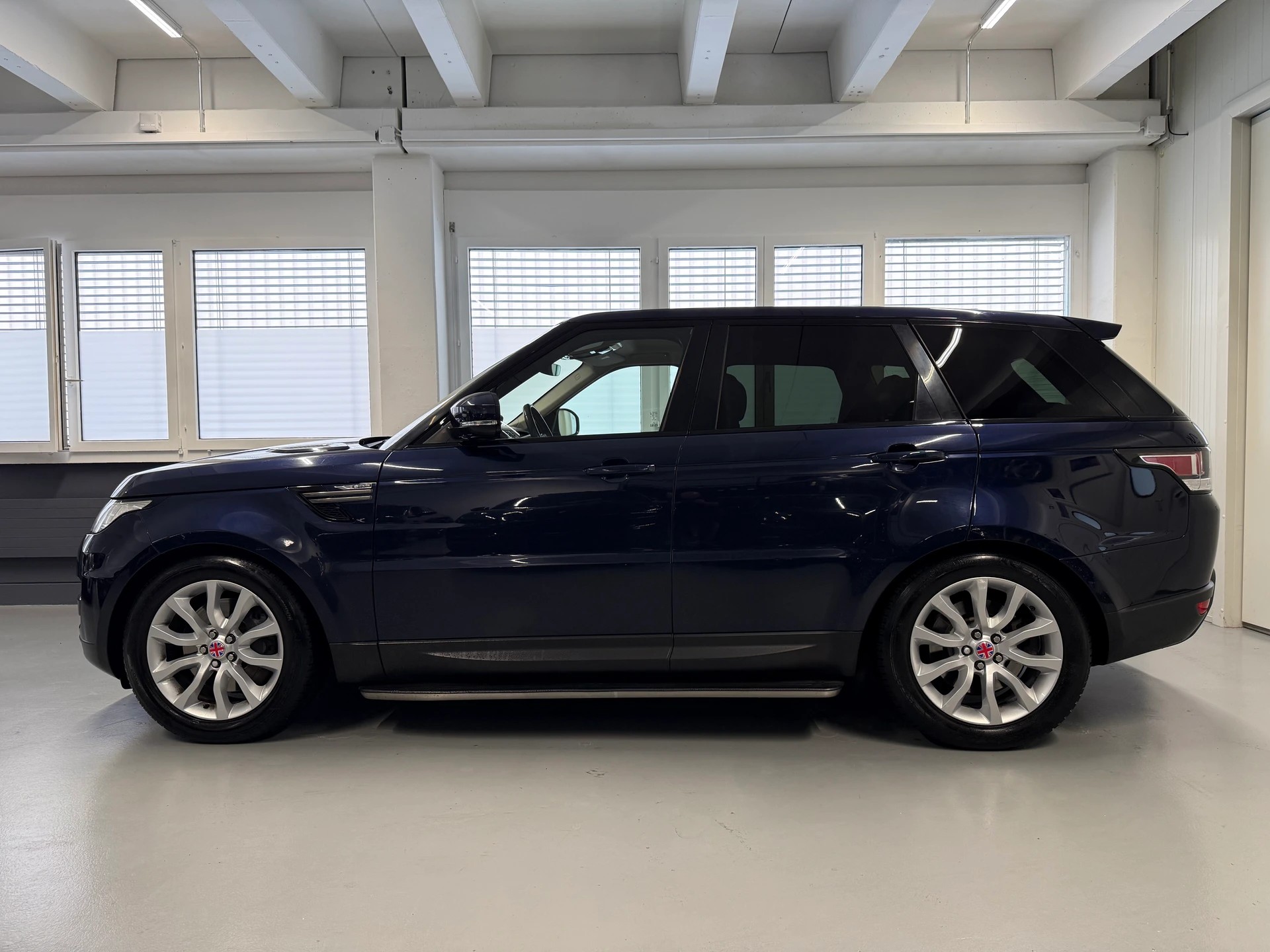 LAND ROVER Range Rover Sport 3.0 SDV6 SE Automatic-image-2