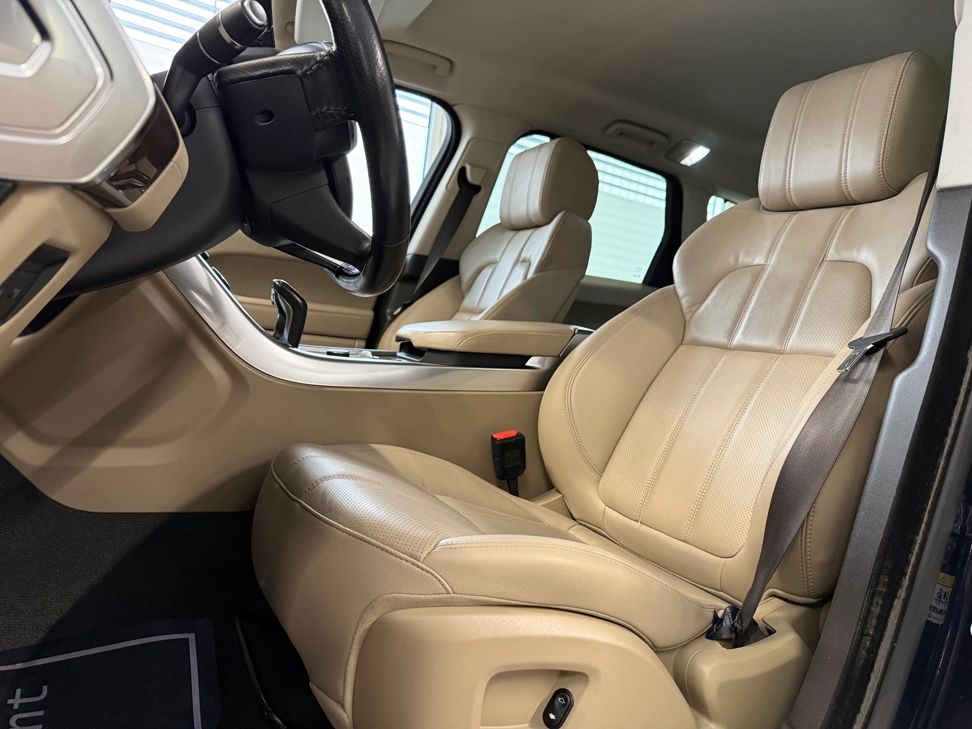 LAND ROVER Range Rover Sport 3.0 SDV6 SE Automatic-image-14