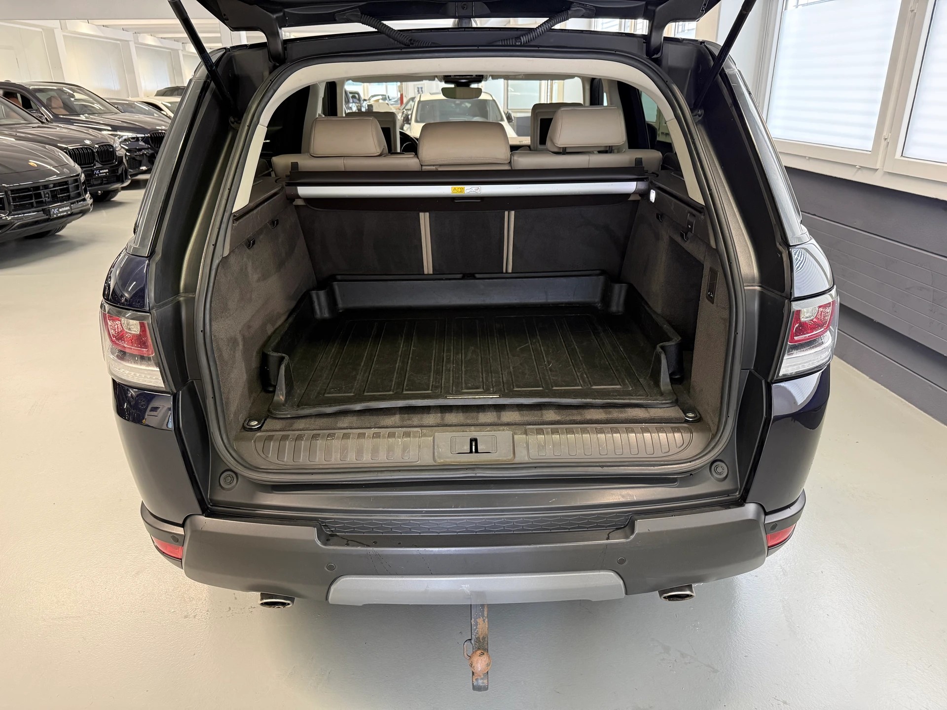 LAND ROVER Range Rover Sport 3.0 SDV6 SE Automatic-image-6