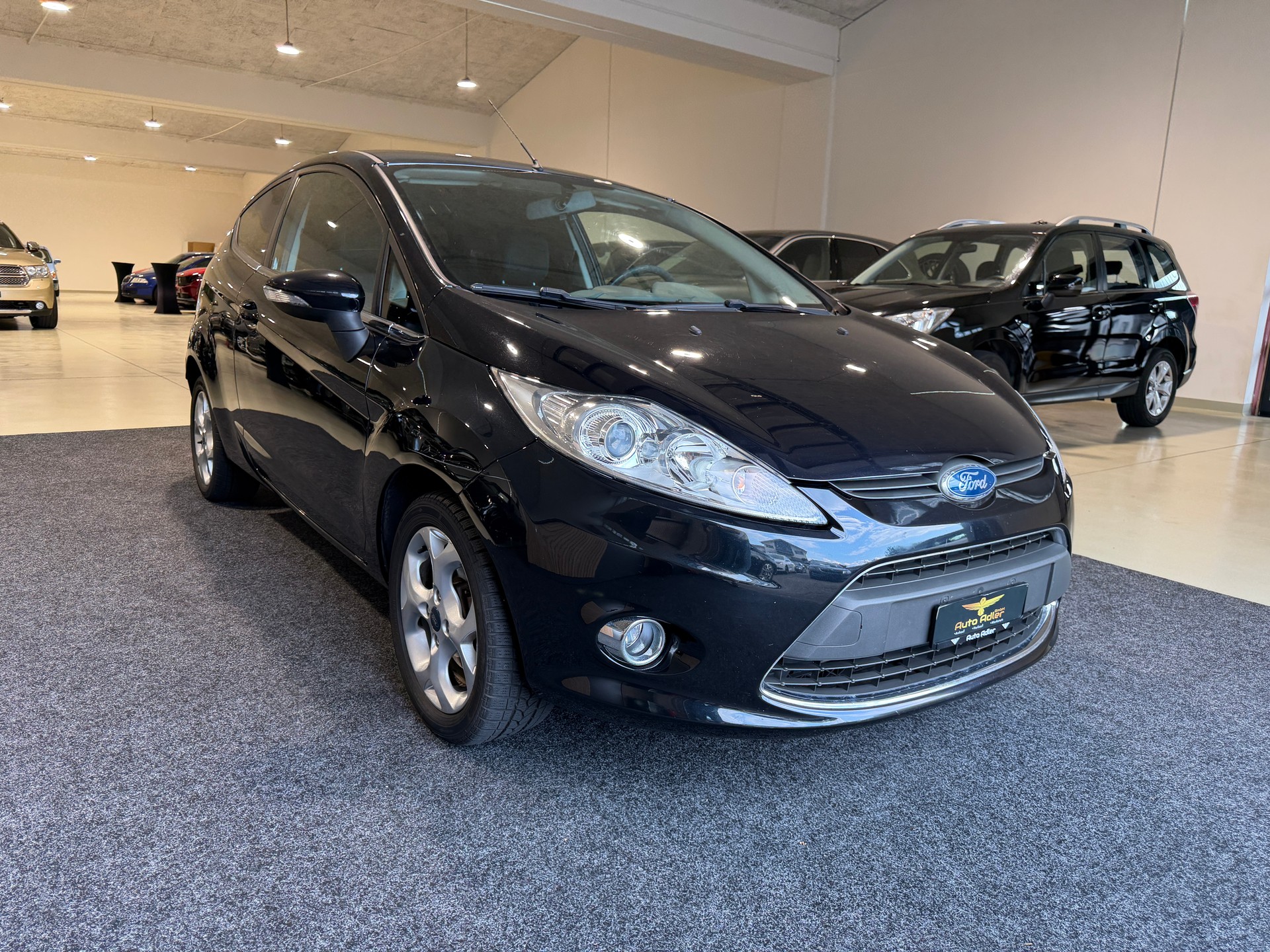 FORD Fiesta 1.4 16V Titanium-image-2